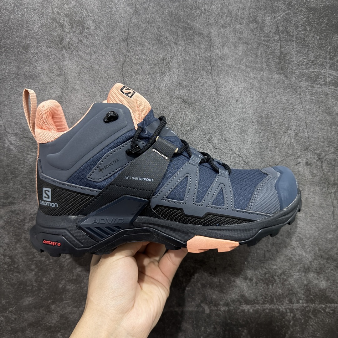 【莞产版本】SALOMON萨洛蒙 X Ultra 4 MID GTX 舒适 耐磨防水包裹性支撑抗冲击 中帮 户外功能鞋 男款 Salomon萨洛蒙 X ULTRA 4 MID GTX 从整体的鞋身设计不难看出从大哥4D的影子，无论是分段的鞋头包裹还是鞋侧的锯尺化设计，都沿袭了这一经典的设计理念。极致的性能与穿着的舒适性这盏天平它找到了绝妙的平衡。Advanced Chassis®这款大底的耐用性和抓地力相当不错，这双鞋上能漫步山野 下能融入城市之间。 尺码：40-46-选品中心