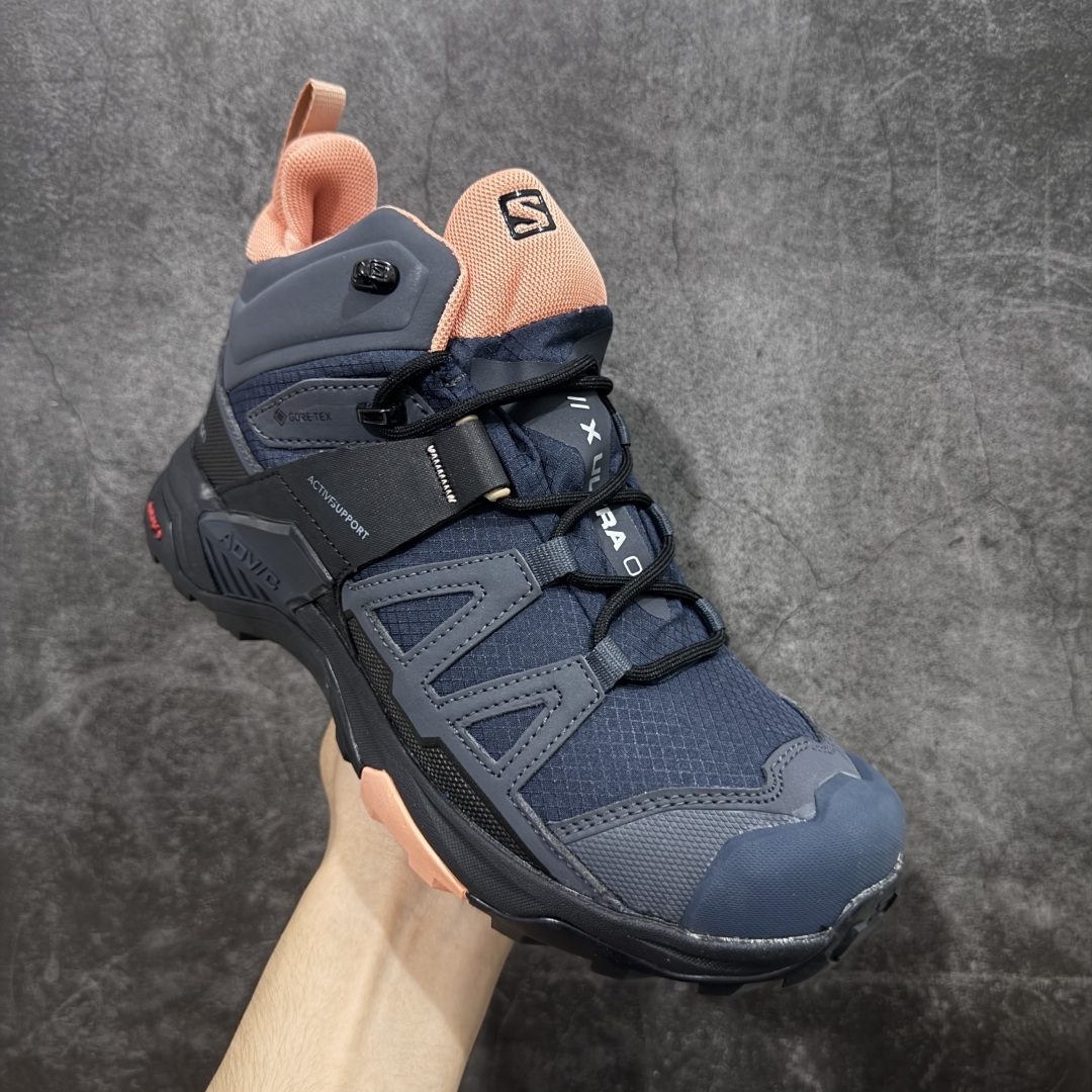 图片[3]-【莞产版本】SALOMON萨洛蒙 X Ultra 4 MID GTX 舒适 耐磨防水包裹性支撑抗冲击 中帮 户外功能鞋 男款 Salomon萨洛蒙 X ULTRA 4 MID GTX 从整体的鞋身设计不难看出从大哥4D的影子，无论是分段的鞋头包裹还是鞋侧的锯尺化设计，都沿袭了这一经典的设计理念。极致的性能与穿着的舒适性这盏天平它找到了绝妙的平衡。Advanced Chassis®这款大底的耐用性和抓地力相当不错，这双鞋上能漫步山野 下能融入城市之间。 尺码：40-46-选品中心