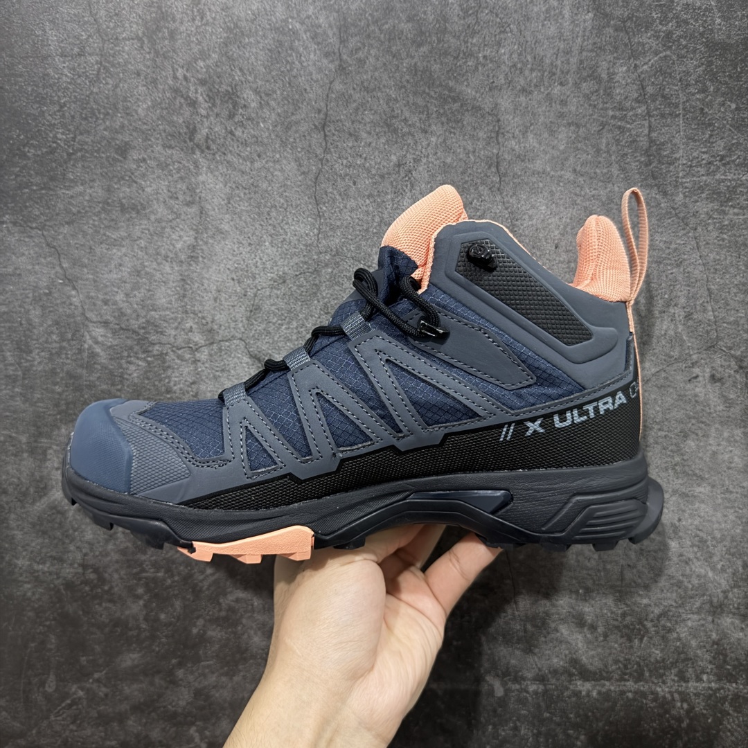 图片[2]-【莞产版本】SALOMON萨洛蒙 X Ultra 4 MID GTX 舒适 耐磨防水包裹性支撑抗冲击 中帮 户外功能鞋 男款 Salomon萨洛蒙 X ULTRA 4 MID GTX 从整体的鞋身设计不难看出从大哥4D的影子，无论是分段的鞋头包裹还是鞋侧的锯尺化设计，都沿袭了这一经典的设计理念。极致的性能与穿着的舒适性这盏天平它找到了绝妙的平衡。Advanced Chassis®这款大底的耐用性和抓地力相当不错，这双鞋上能漫步山野 下能融入城市之间。 尺码：40-46-选品中心