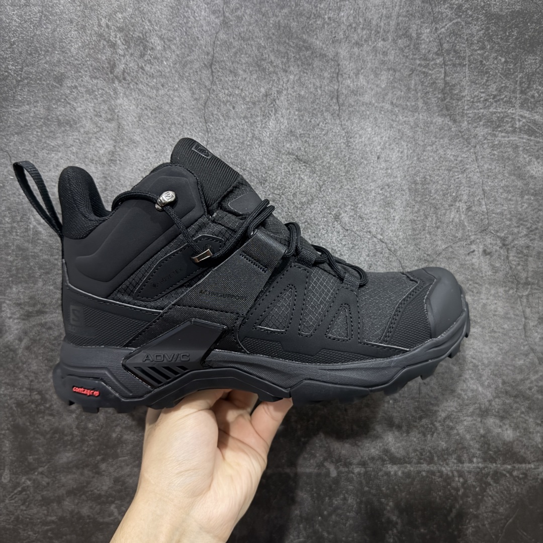 【莞产版本】SALOMON萨洛蒙 X Ultra 4 MID GTX 舒适 耐磨防水包裹性支撑抗冲击 中帮 户外功能鞋 男款 Salomon萨洛蒙 X ULTRA 4 MID GTX 从整体的鞋身设计不难看出从大哥4D的影子,无论是分段的鞋头包裹还是鞋侧的锯尺化设计,都沿袭了这一经典的设计理念。极致的性能与穿着的舒适性这盏天平它找到了绝妙的平衡。Advanced Chassis®这款大底的耐用性和抓地力相当不错,这双鞋上能漫步山野 下能融入城市之间。 尺码:40-46-选品中心