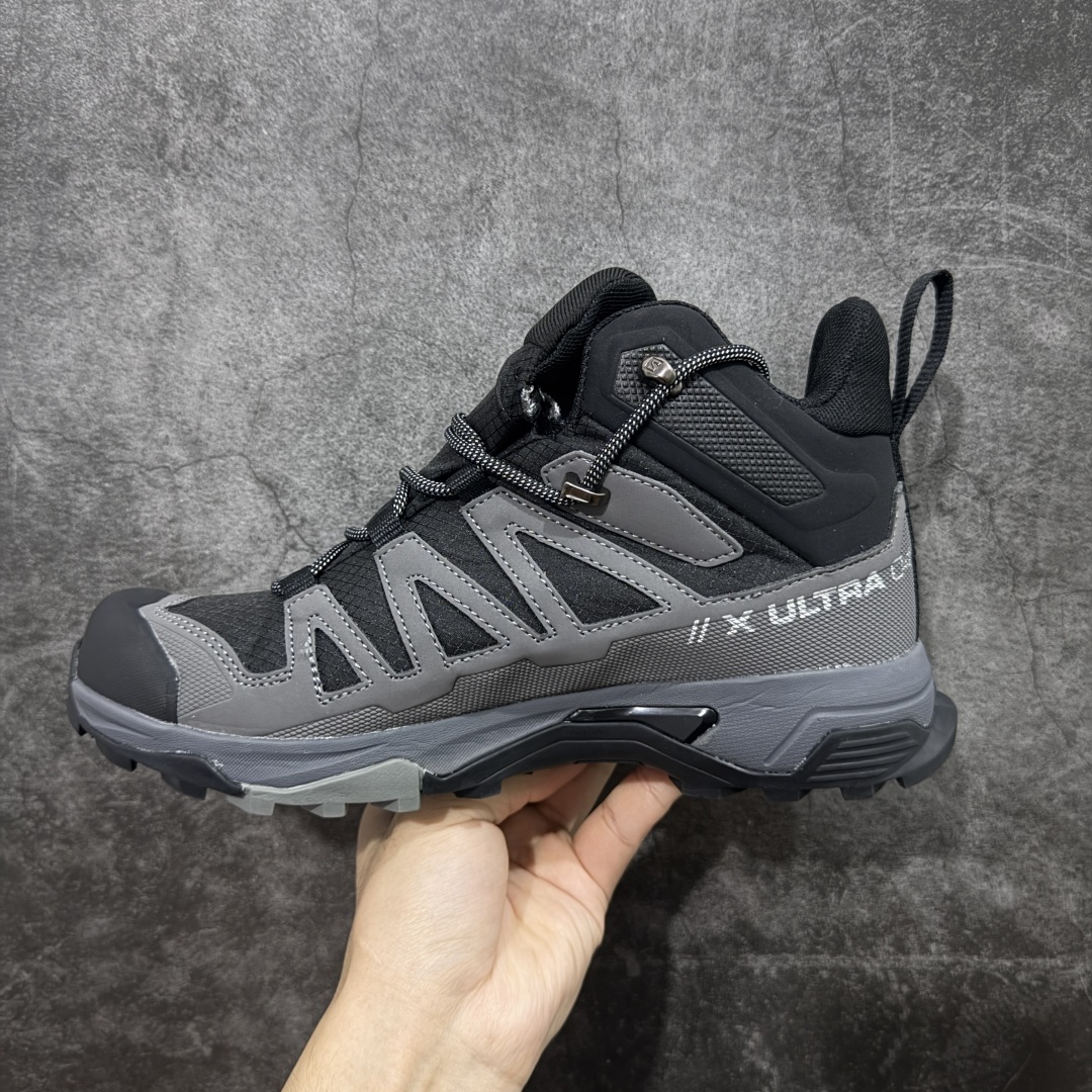 图片[2]-【莞产版本】SALOMON萨洛蒙 X Ultra 4 MID GTX 舒适 耐磨防水包裹性支撑抗冲击 中帮 户外功能鞋 男款 Salomon萨洛蒙 X ULTRA 4 MID GTX 从整体的鞋身设计不难看出从大哥4D的影子，无论是分段的鞋头包裹还是鞋侧的锯尺化设计，都沿袭了这一经典的设计理念。极致的性能与穿着的舒适性这盏天平它找到了绝妙的平衡。Advanced Chassis®这款大底的耐用性和抓地力相当不错，这双鞋上能漫步山野 下能融入城市之间。 尺码：40-46-选品中心