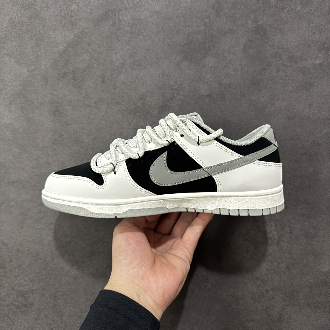 图片[2]-【YC版本】Nike Dunk Low 墨之影 高端定制 此款以经典Dunk鞋型为模版，上演一场黑白灰的视觉艺术。白色主调极致清爽，易于搭配，深灰色Swoosh以破墨笔法勾勒出凌厉轨迹。侧翼飞翼Logo如印章压角，后跟「AMPR」代号低调烙印身份。黑白灰的层次随光影流动，高级感已在虚实浓淡间自成格局。 货号： WB0518-091 尺码： 40 40.5 41 42 42.5 43 44 44.5 45 46 编码：HXSB330340-选品中心