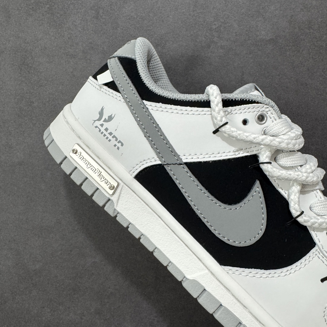 图片[6]-【YC版本】Nike Dunk Low 墨之影 高端定制 此款以经典Dunk鞋型为模版，上演一场黑白灰的视觉艺术。白色主调极致清爽，易于搭配，深灰色Swoosh以破墨笔法勾勒出凌厉轨迹。侧翼飞翼Logo如印章压角，后跟「AMPR」代号低调烙印身份。黑白灰的层次随光影流动，高级感已在虚实浓淡间自成格局。 货号： WB0518-091 尺码： 40 40.5 41 42 42.5 43 44 44.5 45 46 编码：HXSB330340-选品中心