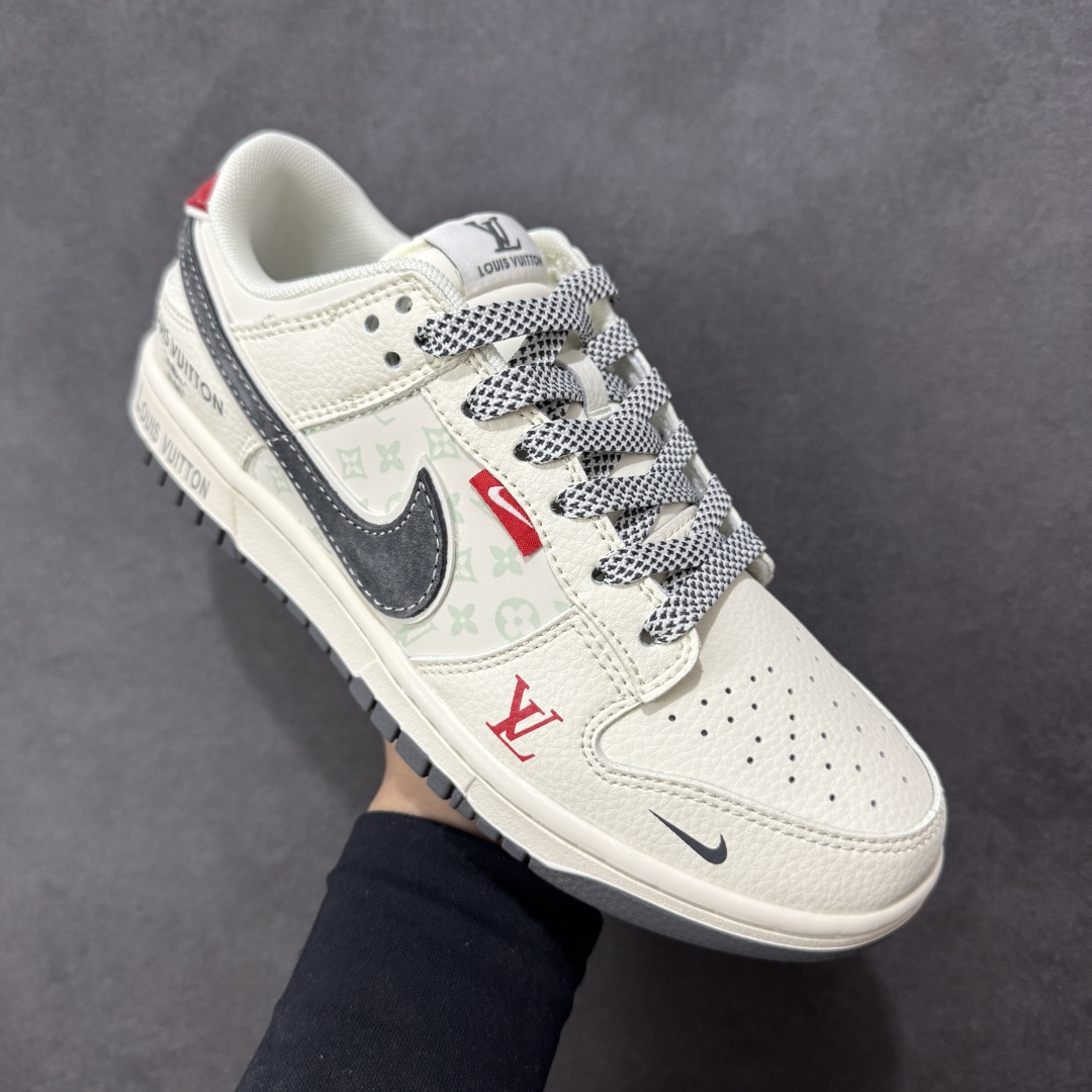 图片[3]-【定制版】NK SB Dunk Low LV联名 米灰红布标 高端定制 低帮休闲板鞋 #定制鞋盒 大厂纯原品质出货 超高清洁度 皮料切割干净无任何毛边 细节完美 货号：HT5088-606 尺码：36 36.5 37.5 38 38.5 39 40 40.5 41 42 42.5 43 44 44.5 45 编码：HXSB330340-选品中心