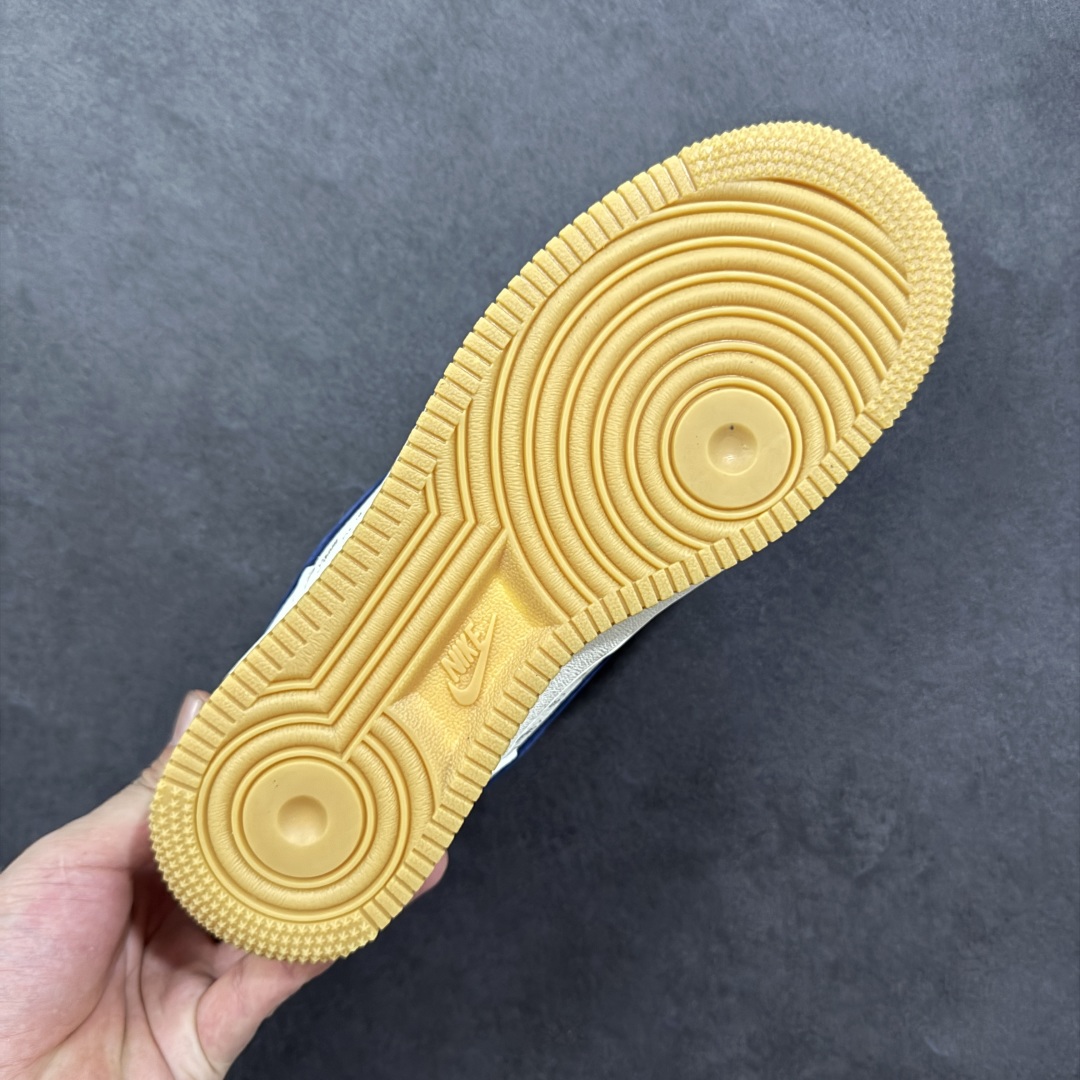 图片[9]-【定制版】Stussy x Nk Air Force 1’07 定制配色 斯图西联名 空军一号低帮经典低帮休闲百搭板鞋 定制鞋盒 大厂流水作业生产 超高清洁度 皮料切割干净无任何毛边 内置蜂窝气垫 细节完美 货号：JS8028-016  尺码：36 36.5 37.5 38 38.5 39 40 40.5 41 42 42.5 43 44 44.5 45 编码：HXSB310320-选品中心