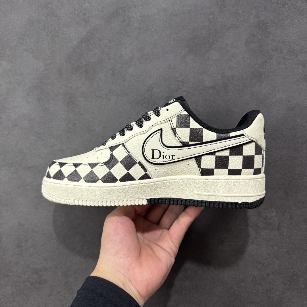 图片[2]-【定制版】Dior x Nk Air Force 1’07 定制配色 迪奥联名 空军一号低帮经典低帮休闲百搭板鞋 定制鞋盒 大厂流水作业生产 超高清洁度 皮料切割干净无任何毛边 内置蜂窝气垫 细节完美 货号：KJ1688-022  尺码：36 36.5 37.5 38 38.5 39 40 40.5 41 42 42.5 43 44 44.5 45 编码：HXSB310320-选品中心
