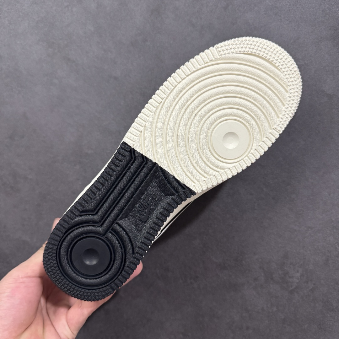 图片[9]-【定制版】Dior x Nk Air Force 1’07 定制配色 迪奥联名 空军一号低帮经典低帮休闲百搭板鞋 定制鞋盒 大厂流水作业生产 超高清洁度 皮料切割干净无任何毛边 内置蜂窝气垫 细节完美 货号：KJ1688-022  尺码：36 36.5 37.5 38 38.5 39 40 40.5 41 42 42.5 43 44 44.5 45 编码：HXSB310320-选品中心