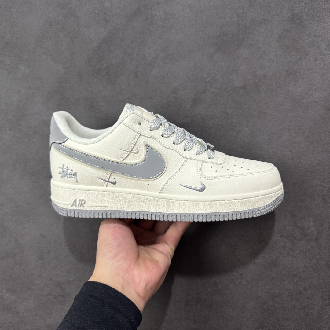 【定制版】Nike Air Force 1\'07 Low 斯图西 米灰小三勾 空军一号低帮休闲板鞋  #原楦头原纸板 原装鞋盒 定制五金配件 内置全掌气垫 原厂鞋底 货号：CS5288-040  尺码：36 36.5 37.5 38 38.5 39 40 40.5 41 42 42.5 43 44 44.5 45-选品中心