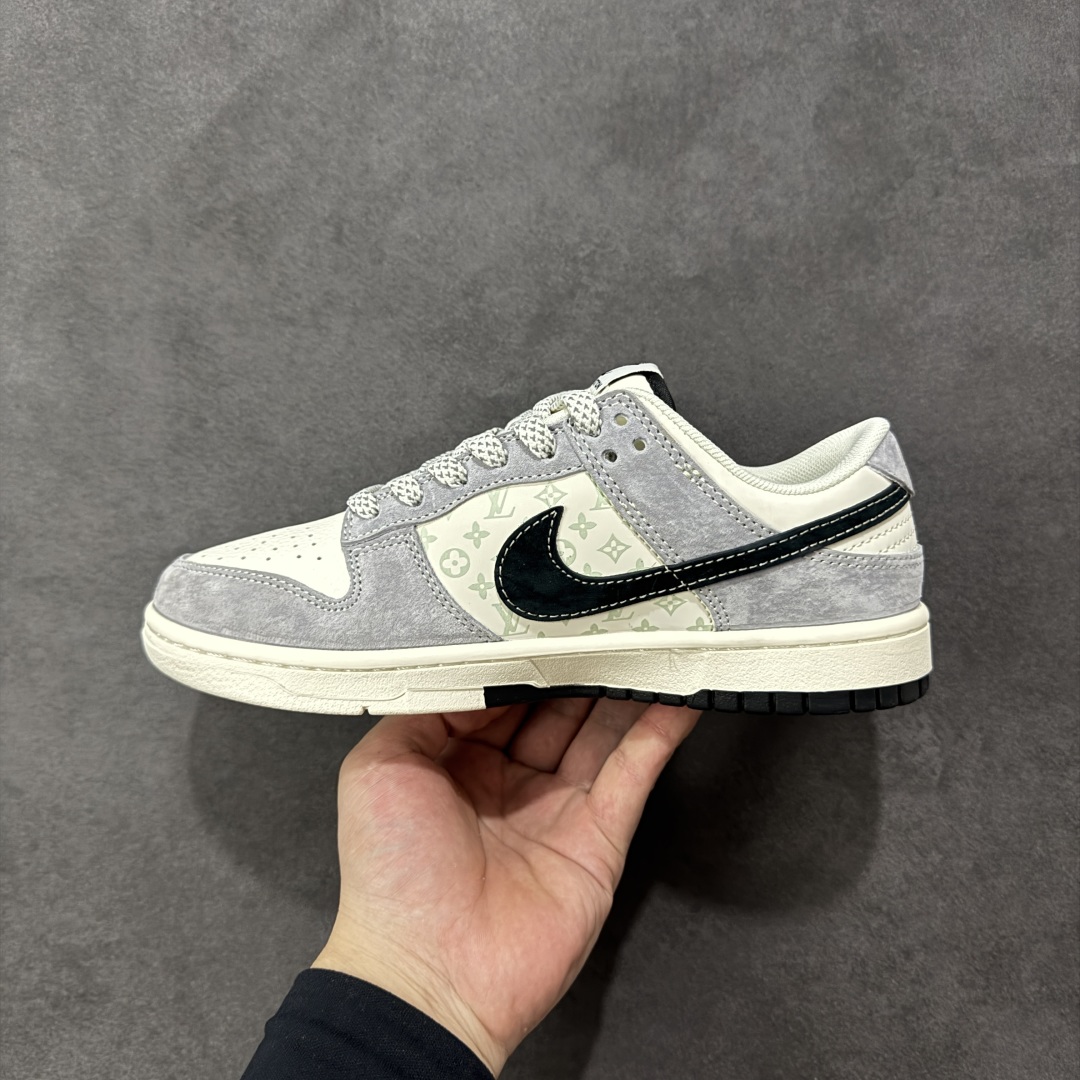 图片[2]-【定制版】Nike SB Dunk Low LV联名 双拼涂鸦 周年高端定制 低帮休闲板鞋  #定制鞋盒 大厂纯原品质出货 超高清洁度 皮料切割干净无任何毛边 细节完美 货号：CX5050-Y18  尺码：36 36.5 37.5 38 38.5 39 40 40.5 41 42 42.5 43 44 44.5 45-选品中心