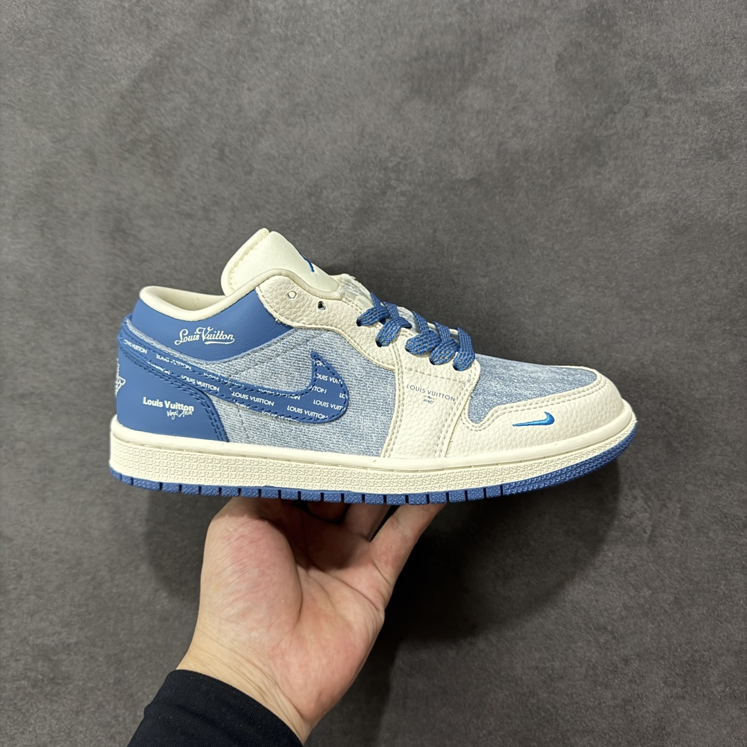 【定制版】高端定制Air Jordan 1 Low AJ1 乔1 “路易威登LV联名---灰牛仔深蓝钩 高端定制 低帮复古篮球鞋 #定制鞋盒 大厂纯原品质出货 超高清洁度 皮料切割干净无任何毛边 细节完美 货号:QD1988-003 尺码:36 36.5 37.5 38 38.5 39 40 40.5 41 42 42.5 43 44 44.5 45 编码:HXSB330340-选品中心