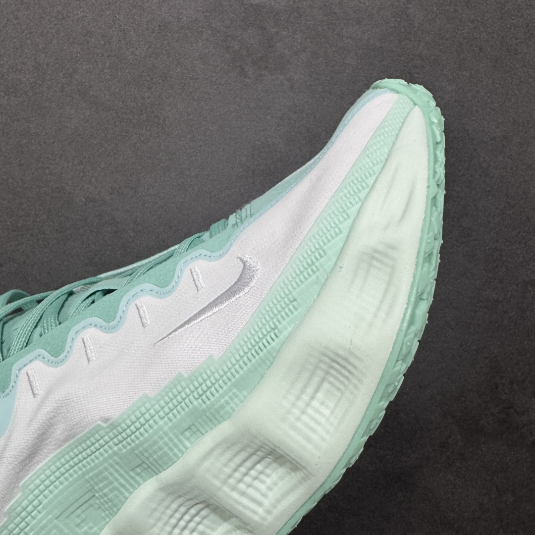 图片[5]-【公司级】HYEIN SEO x Nike Ava Rover Ava Rover 联名鞋 该鞋款采用流线型轮廓设计，鞋面结合 TPU 网格支撑结构，中底搭载 ReactX 泡棉材质，外底为 华夫底纹，整体呈现机能风风格。 设计风格：以流线型轮廓和轻薄物料鞋面为主，TPU 网格状支撑结构增强支撑性。 中底技术：采用 ReactX 泡棉材质，提供缓震性能。 外底设计：华夫底纹外底兼顾灵活度和抓地力。 货号：DX4215-004 尺码：36～45 编码：LNHA240250-选品中心