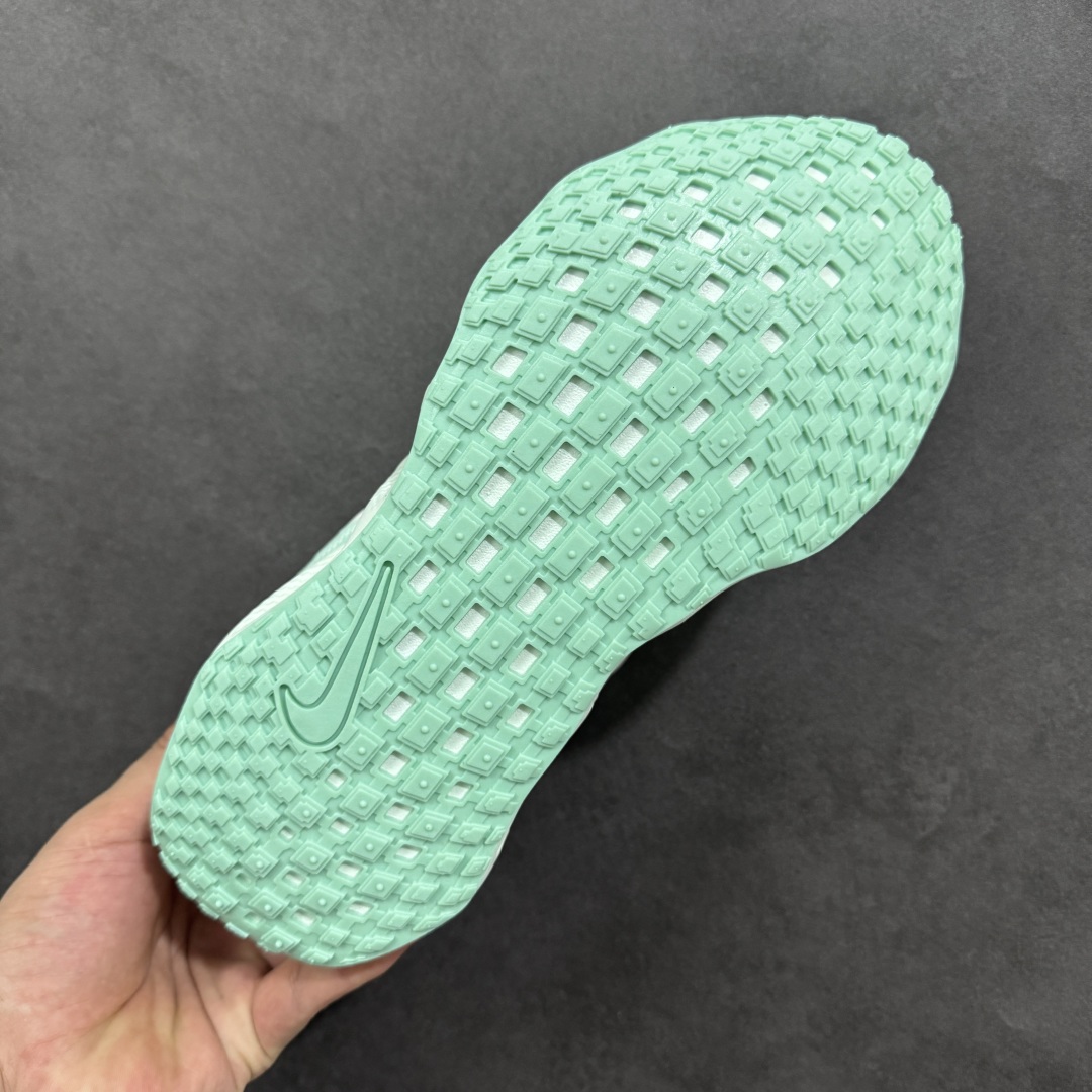 图片[9]-【公司级】HYEIN SEO x Nike Ava Rover Ava Rover 联名鞋 该鞋款采用流线型轮廓设计，鞋面结合 TPU 网格支撑结构，中底搭载 ReactX 泡棉材质，外底为 华夫底纹，整体呈现机能风风格。 设计风格：以流线型轮廓和轻薄物料鞋面为主，TPU 网格状支撑结构增强支撑性。 中底技术：采用 ReactX 泡棉材质，提供缓震性能。 外底设计：华夫底纹外底兼顾灵活度和抓地力。 货号：DX4215-004 尺码：36～45 编码：LNHA240250-选品中心