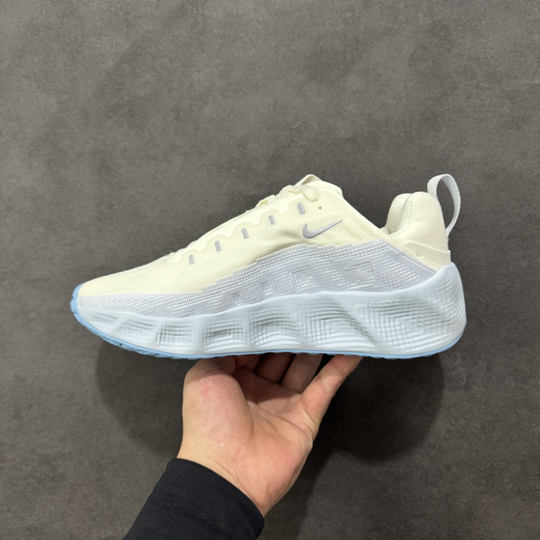 图片[2]-【公司级】HYEIN SEO x Nike Ava Rover Ava Rover 联名鞋 该鞋款采用流线型轮廓设计，鞋面结合 TPU 网格支撑结构，中底搭载 ReactX 泡棉材质，外底为 华夫底纹，整体呈现机能风风格。 设计风格：以流线型轮廓和轻薄物料鞋面为主，TPU 网格状支撑结构增强支撑性。 中底技术：采用 ReactX 泡棉材质，提供缓震性能。 外底设计：华夫底纹外底兼顾灵活度和抓地力。 货号：DX4215-205 尺码：36～45 编码：LNHA240250-选品中心