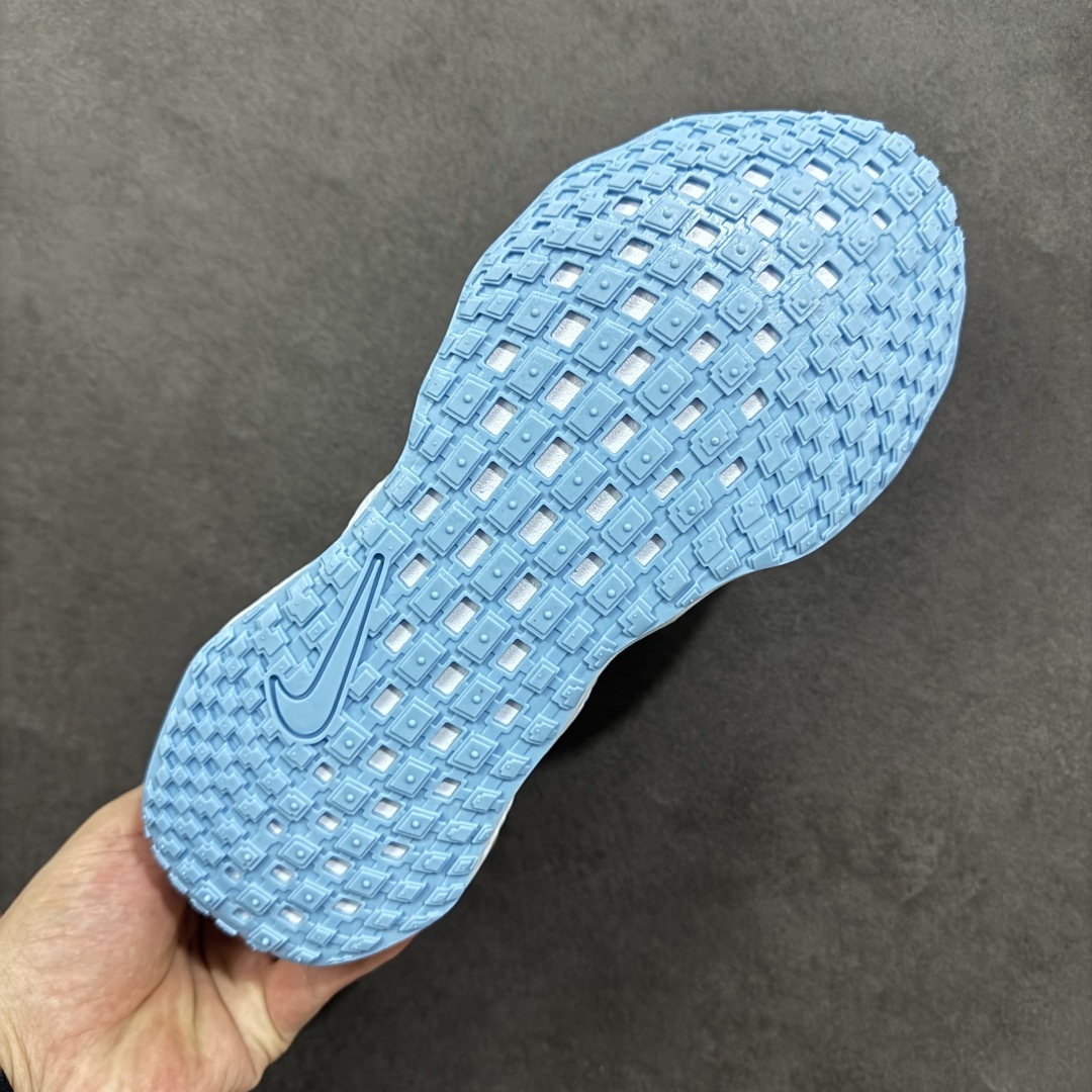 图片[9]-【公司级】HYEIN SEO x Nike Ava Rover Ava Rover 联名鞋 该鞋款采用流线型轮廓设计，鞋面结合 TPU 网格支撑结构，中底搭载 ReactX 泡棉材质，外底为 华夫底纹，整体呈现机能风风格。 设计风格：以流线型轮廓和轻薄物料鞋面为主，TPU 网格状支撑结构增强支撑性。 中底技术：采用 ReactX 泡棉材质，提供缓震性能。 外底设计：华夫底纹外底兼顾灵活度和抓地力。 货号：DX4215-205 尺码：36～45 编码：LNHA240250-选品中心