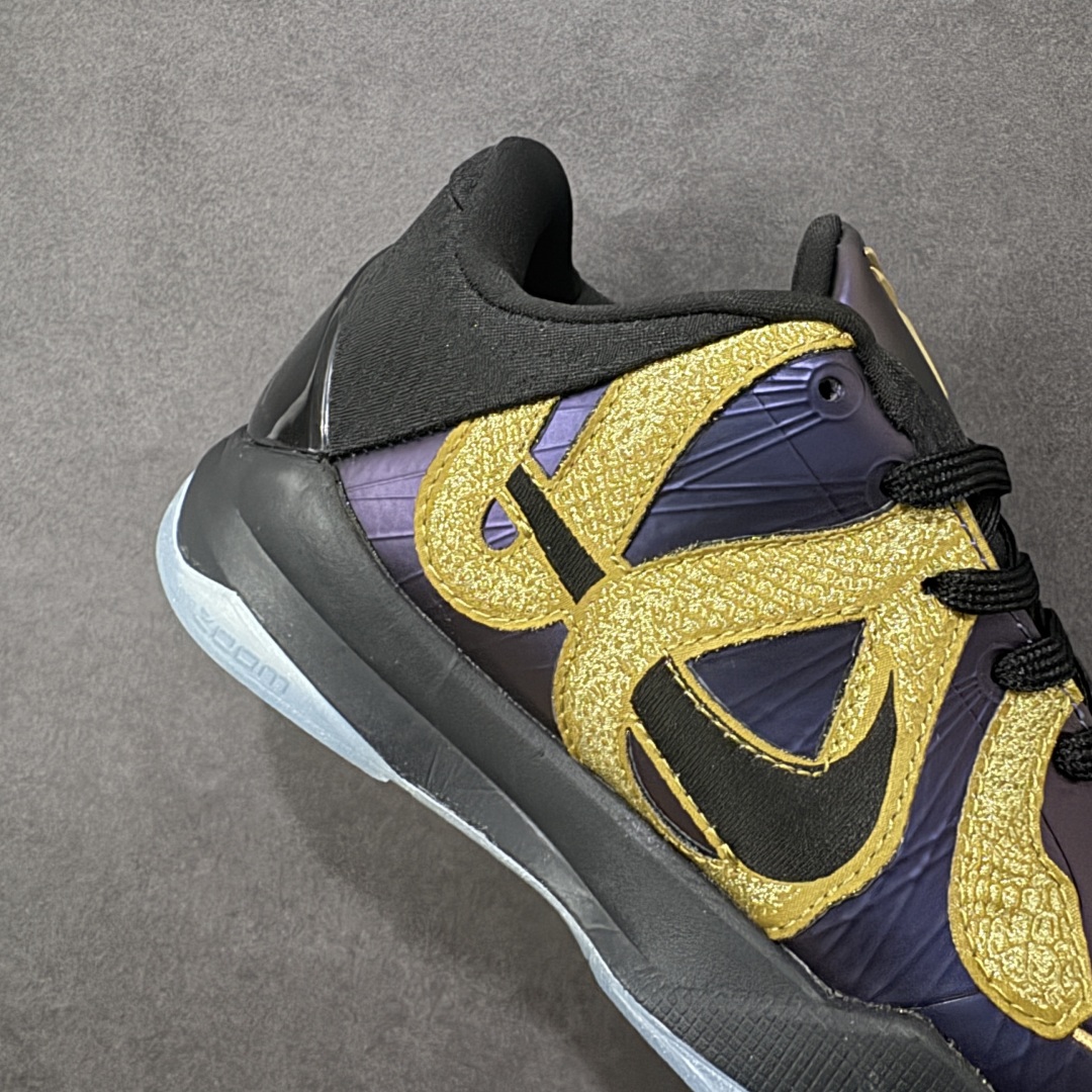 图片[6]-【公司级】耐克 Nike Zoom Kobe V Protro 科比5代男士篮球鞋 2025年新款 蛇年限定 。 鞋面采用轻质的合成皮革和织物系统组合而成 大幅度降低了球鞋的重量 却依然保持了较强的支撑性 中底前掌采用了当年最新的 Lunarlite科技 重量更轻的同时脚感更加柔软 后掌依然是 Zoom Air为缓震保驾护航 此外 首次采用的低帮设计为脚踝提供更大的灵活性。 货号：IB4481-500 尺码：36-46含半码-选品中心