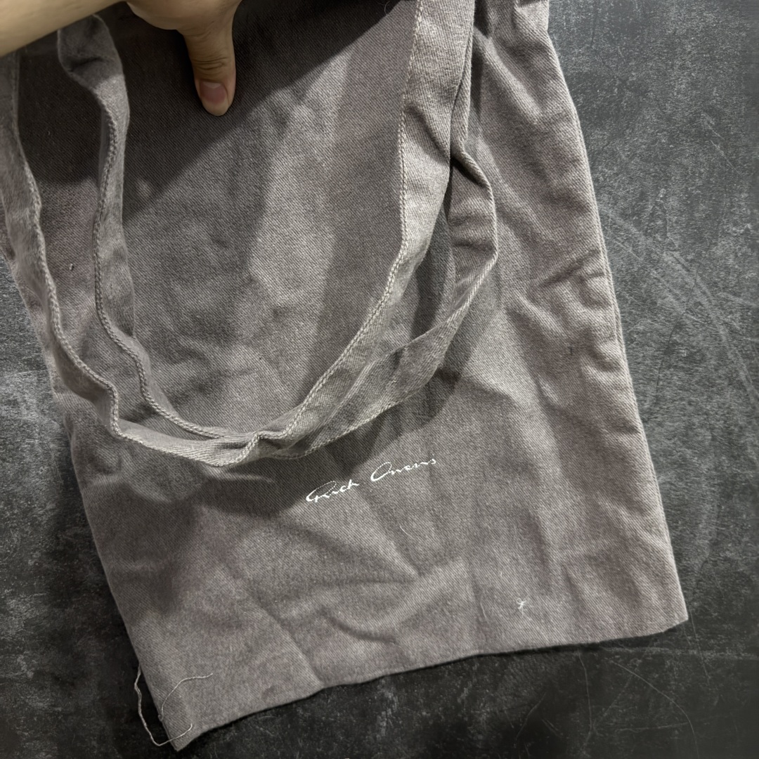 图片[9]-【XC2.0升级版】Rick Owens Vintage Low-Top Sneakers RO低帮系列暗黑高街经典增高休闲运动厚底板鞋 原厂皮批次上线 无需任何文案吹嘘！货硬就是王道！ 独家购入2025最新原鞋开发！重新调整最新批次细节！ 升级采用原厂粒面小牛皮打造！同步官方配备同规格材料布袋！标配原盒 加固硬盒外套 高标准出货！ PS：退换布袋丢失扣20 请知悉！ 尺码：38-45-选品中心