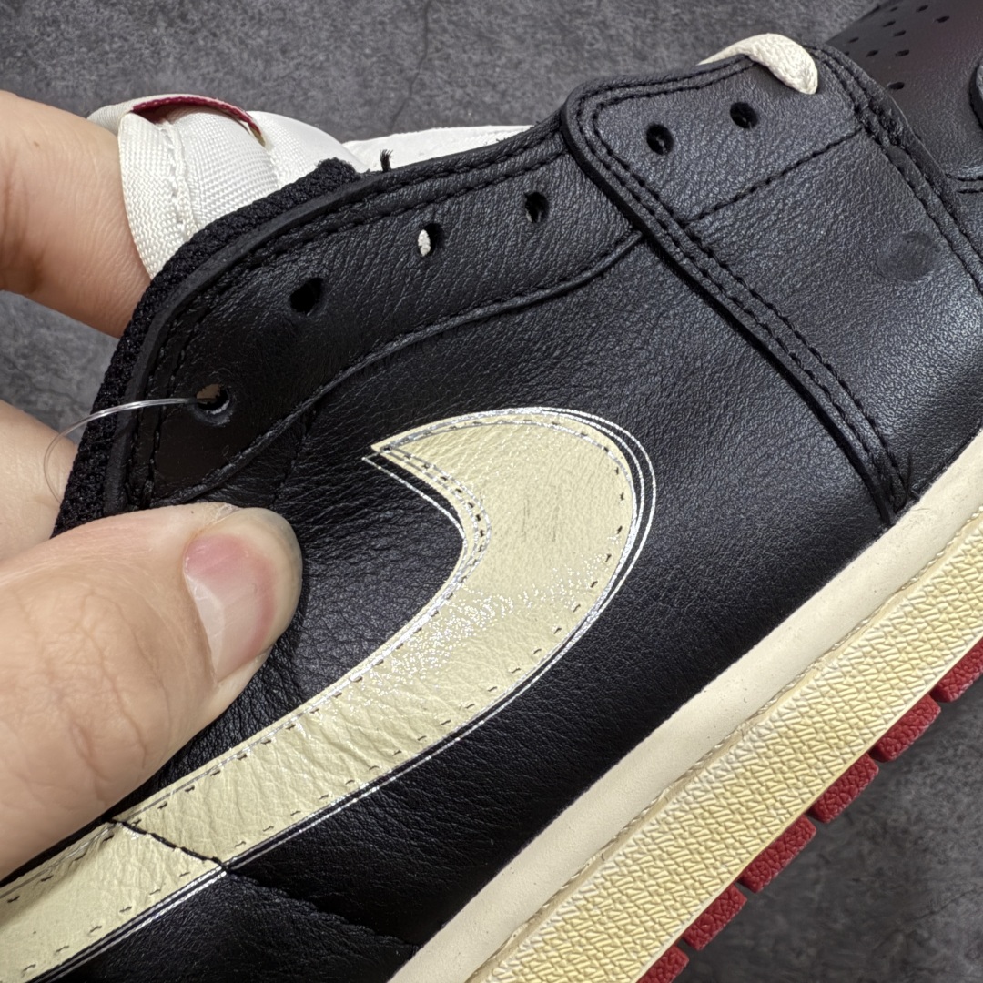 图片[3]-【原厂版】Nigel Sylvester x Air Jordan 1 Low OG Nitro \”Better With Time\” 低帮 黑白红 AJ1低邦 白黑红 尿渍2.0 男女同款 乔丹篮球鞋系列 国内一线头部知名大厂出品 高端外贸零售专供品质 原鞋原楦头纸板开发 原厂防尘纸 极致一眼正品既视感 以\”Better With Time\”（随时间而愈佳）为核心概念，通过刻意做旧工艺模拟BMX 运动自然磨损，黑色粒面皮革搭配人工刮痕、擦色，模仿长期骑行后的斑驳感，最特别的是刻意但不夸张的做旧处理；米白色的Swoosh Logo标志为整体增添了几分复古美感，而鞋垫与鞋舌上的\”Bike Air\”标志以及鞋身内衬的\”JJordan Biking Co. EST. 2017\”字样，则彰显了其联名身份；后跟Wings Logo则以米黄色压印呈现，鞋头外侧添加金属金色Mini Swoosh Logos，兼具辨识度与反光实用性；最后以氧化泛黄中底搭配红色橡胶外底完善整体设计收尾。 货号：IB8958-001 尺码：40-47.5带半码-选品中心