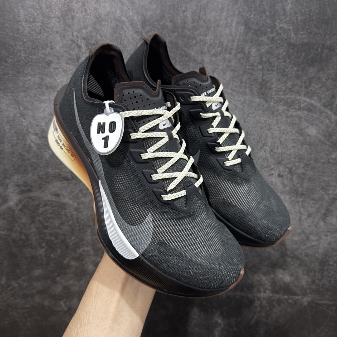 【NO.1版本】Nike ZoomX Vaporfly NEXT%4 减震马拉松跑步鞋 全掌碳纤维 原楦原纸版数据开发 采用同源数据开发Flyknit织物融合TPU丝半透明鞋面材质 中底采用ZoomX泡棉+FlyPlate铲型塑料碳板 外置防滑耐磨大底片 科技扛鼎 再次提升 货号: IH4453-220 尺码: 39 40 40.5 41 42 42.5 43 44 45-选品中心