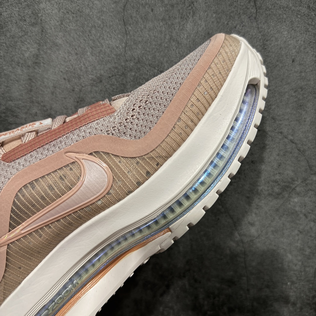 图片[6]-【S版纯原】Nike Pegasus Premium Airscape 舒适百搭减震防滑耐磨透气 低帮跑步鞋 肉粉色    低帮跑步鞋，简约又不失活力，上脚超吸睛。  它不仅颜值高，性能更是一绝！  全掌气垫科技，减震防滑超耐磨，每一步都能感受到强劲回弹，给双脚舒适支撑。  透气鞋面，跑步时双脚也能自由呼吸。    #独家原包 原底原料 开模打造  #原厂鞋标 高精密准度  #原楦原纸板开发 匹配原版98%以上  #后跟弧度 正确呈现  #原厂皮料 质感无敌  #皮料切割干净 无任何毛边 清洁度细节完美    货号：HQ2593-603    尺码：35.5-46-选品中心