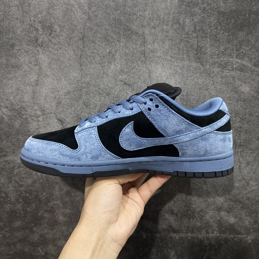 图片[2]-【纯原Z版】Supreme x NK Dunk Low 低帮Sup联名棕黄 货号：HQ8487-400 专业dunk大厂出品 品质第一梯队 原材料麂皮打造 原鞋开发 版型完美 全新 Supreme × Nike SB Dunk Low “94” Pack 终于要了 后跟“94”标注Supreme创立年份，中底联名Logo 情怀系列 尺码：36 36.5 37.5 38 38.5 39 40 40.5 41 42 42.5 43 44 44.5 45 46 46.5 47.5-选品中心
