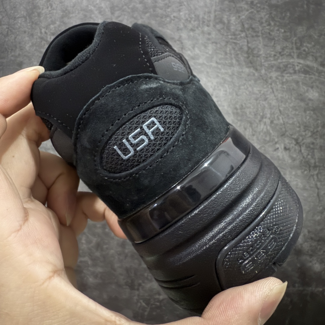 图片[2]-【ZOK/Goat版】New Balance NB992纯黑 M992EA 独家私模 NB天花板 打破市面NB无高端格局 原鞋购入开发 采购原厂皮料 正确3M反光细节 原楦原纸版开发 正确6层组合底模精密开发 后跟透明TPU水晶装饰条稳固 沿用了引以为傲的跑鞋手工技艺 采用猪皮绒面并包裹局部透气网面的鞋身设计 菱网鞋舌上刻有New Balance USA 鞋面依旧身着经典的大热之灰 彰显了其高端的品质身份 尺码：36 37 37.5 38 38.5 39 40 40.5 41.5 42 42.5 43 44 45 46.5-选品中心