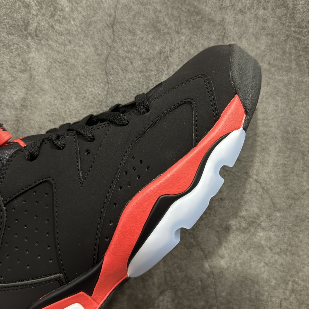 图片[6]-【DG2.0版本】Air Jordan AJ6 Retro 反转红外线2026复刻黑红 CT8529-001 高端零售裸鞋圈特供批次 SZ原厂全套原楦原纸板冲刀磨具开发 原厂皮料加持 原厂港宝加持定型后跟R度完美 同源原厂电绣 飞翼针数密度立体效果一致 百分百一致原鞋 原厂拉帮工艺 针距密度一致 后跟弧度收口自然不对折 极致一眼正品既视感 进口玻璃冲刀皮料裁剪零毛边 全鞋电脑针车工艺 品控清洁度最高QC检验标准 免检产品 原厂订购鞋盒、鞋标、防尘纸、鞋撑、鞋带 追求极致的原厂味道 尺码：40.5 41 42 42.5 43 44 44.5 45 46 47.5 48.5-选品中心