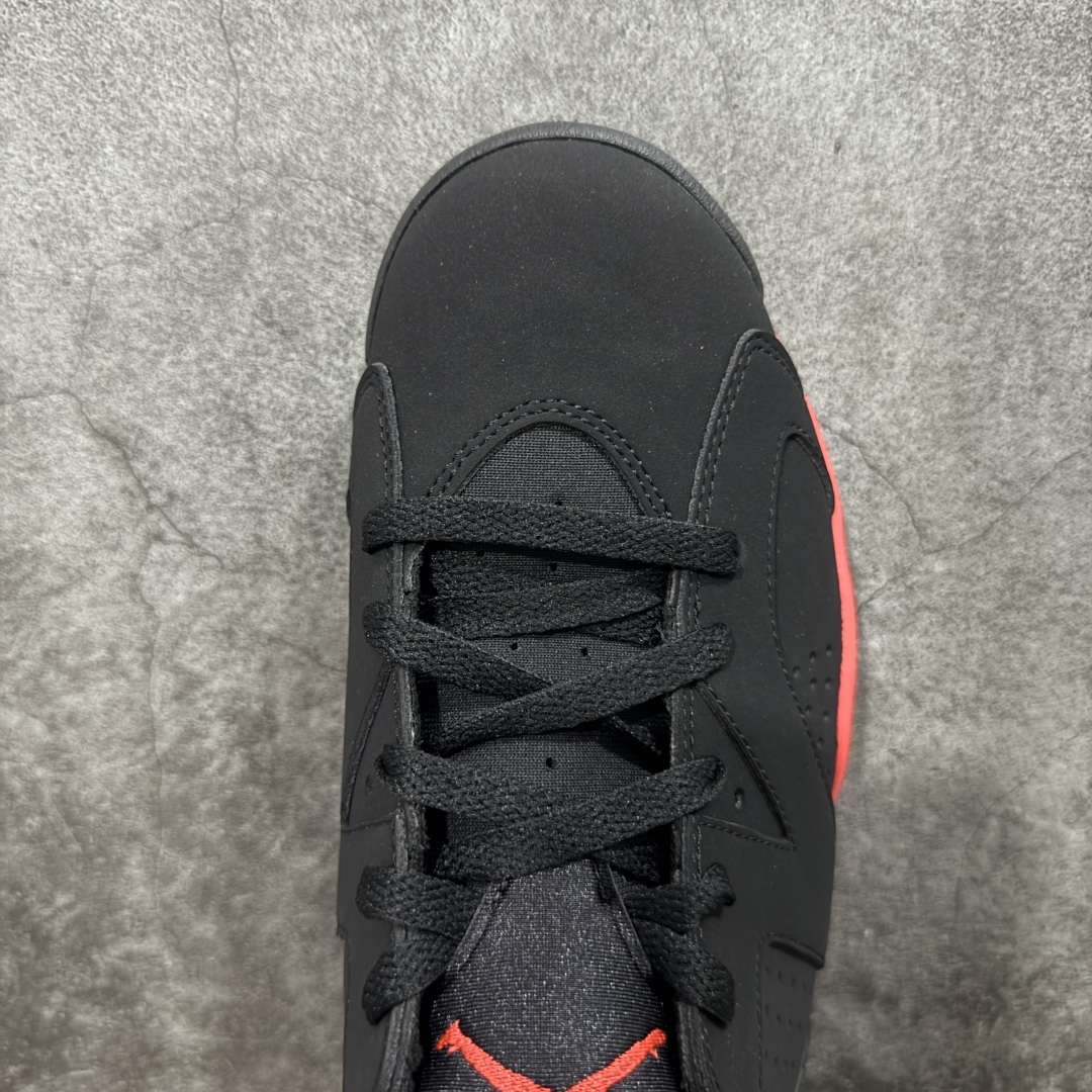 图片[5]-【DG2.0版本】Air Jordan AJ6 Retro 反转红外线2026复刻黑红 CT8529-001 高端零售裸鞋圈特供批次 SZ原厂全套原楦原纸板冲刀磨具开发 原厂皮料加持 原厂港宝加持定型后跟R度完美 同源原厂电绣 飞翼针数密度立体效果一致 百分百一致原鞋 原厂拉帮工艺 针距密度一致 后跟弧度收口自然不对折 极致一眼正品既视感 进口玻璃冲刀皮料裁剪零毛边 全鞋电脑针车工艺 品控清洁度最高QC检验标准 免检产品 原厂订购鞋盒、鞋标、防尘纸、鞋撑、鞋带 追求极致的原厂味道 尺码：40.5 41 42 42.5 43 44 44.5 45 46 47.5 48.5-选品中心