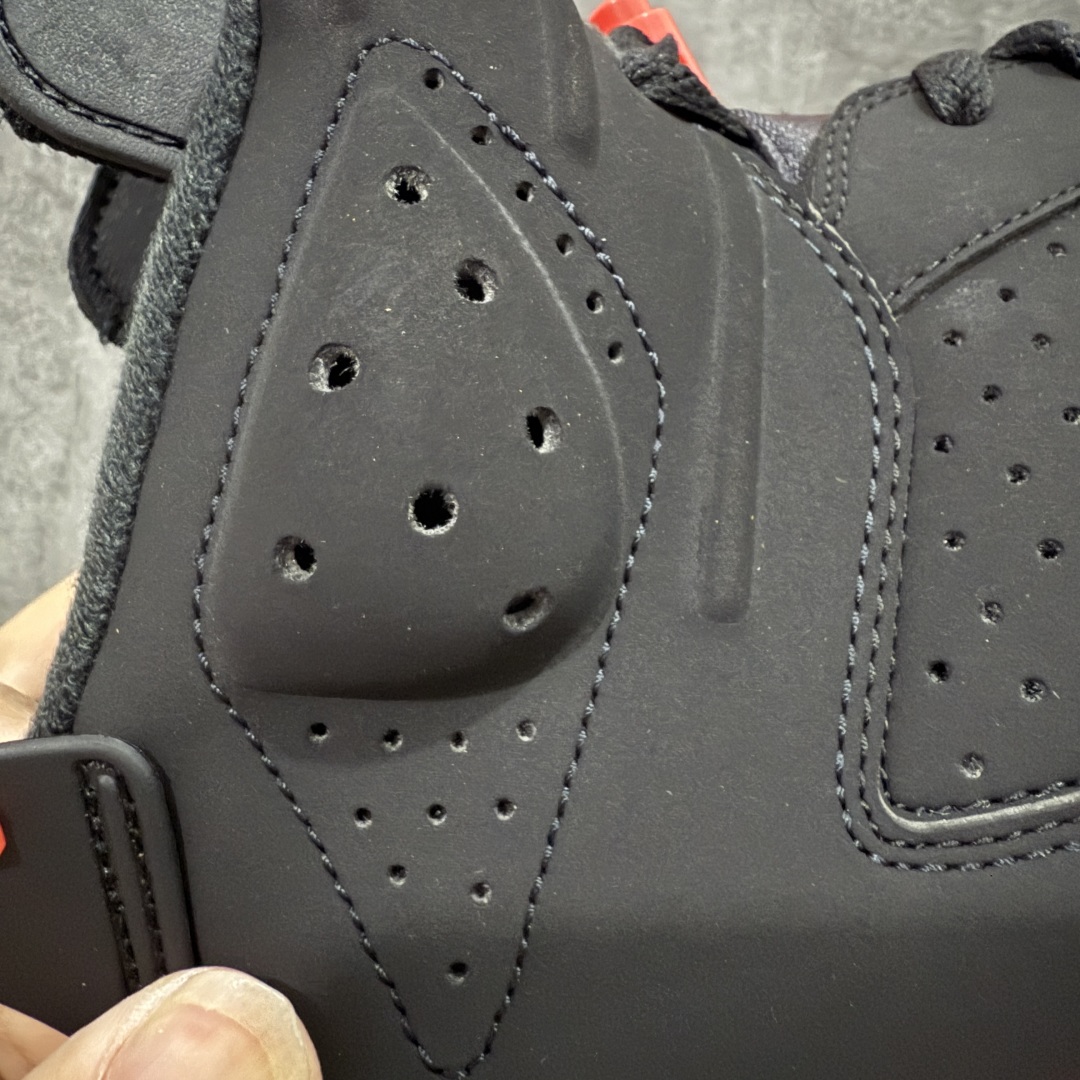 图片[4]-【DG2.0版本】Air Jordan AJ6 Retro 反转红外线2026复刻黑红 CT8529-001 高端零售裸鞋圈特供批次 SZ原厂全套原楦原纸板冲刀磨具开发 原厂皮料加持 原厂港宝加持定型后跟R度完美 同源原厂电绣 飞翼针数密度立体效果一致 百分百一致原鞋 原厂拉帮工艺 针距密度一致 后跟弧度收口自然不对折 极致一眼正品既视感 进口玻璃冲刀皮料裁剪零毛边 全鞋电脑针车工艺 品控清洁度最高QC检验标准 免检产品 原厂订购鞋盒、鞋标、防尘纸、鞋撑、鞋带 追求极致的原厂味道 尺码：40.5 41 42 42.5 43 44 44.5 45 46 47.5 48.5-选品中心