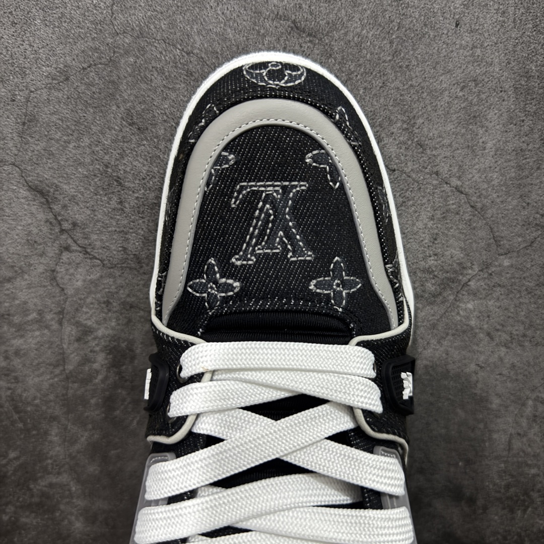 图片[5]-【广东纯原版本】Louis Vuitton Trainer lv时装走秀运动鞋 完美鞋型超高的清洁度 零毛边线头瑕疵 全套原楦原纸版原鞋开模 全网最具灵魂的版型 正确原装黄色鞋盒 正确中底印花 鞋面印花3D高频深度立体 全鞋电脑针车 紧密相连 针距密度一致 环保乳胶注塑鞋垫 厚度脚感还原原版 皮面裁剪部位 统一油边封口工艺 原装橡胶大底含胶量大底组合零偏差 专柜全套包装 防尘袋 说明书 质保卡 男女鞋 尺码：38 39 40 41 42 43 44 45-选品中心