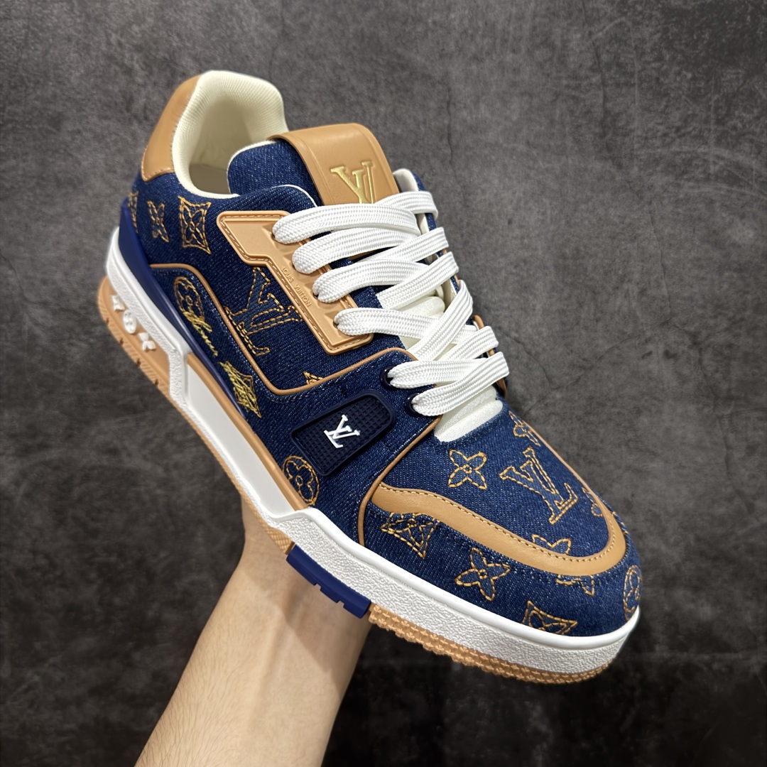 图片[3]-【广东纯原版本】Louis Vuitton Trainer lv时装走秀运动鞋 完美鞋型超高的清洁度 零毛边线头瑕疵 全套原楦原纸版原鞋开模 全网最具灵魂的版型 正确原装黄色鞋盒 正确中底印花 鞋面印花3D高频深度立体 全鞋电脑针车 紧密相连 针距密度一致 环保乳胶注塑鞋垫 厚度脚感还原原版 皮面裁剪部位 统一油边封口工艺 原装橡胶大底含胶量大底组合零偏差 专柜全套包装 防尘袋 说明书 质保卡 男女鞋 尺码：38 39 40 41 42 43 44 45-选品中心