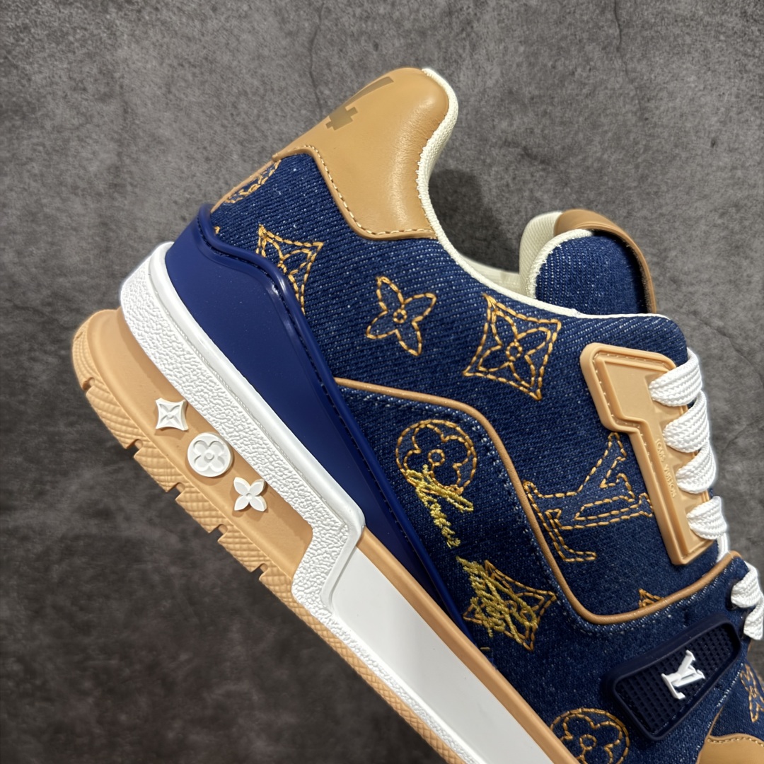 图片[7]-【广东纯原版本】Louis Vuitton Trainer lv时装走秀运动鞋 完美鞋型超高的清洁度 零毛边线头瑕疵 全套原楦原纸版原鞋开模 全网最具灵魂的版型 正确原装黄色鞋盒 正确中底印花 鞋面印花3D高频深度立体 全鞋电脑针车 紧密相连 针距密度一致 环保乳胶注塑鞋垫 厚度脚感还原原版 皮面裁剪部位 统一油边封口工艺 原装橡胶大底含胶量大底组合零偏差 专柜全套包装 防尘袋 说明书 质保卡 男女鞋 尺码：38 39 40 41 42 43 44 45-选品中心