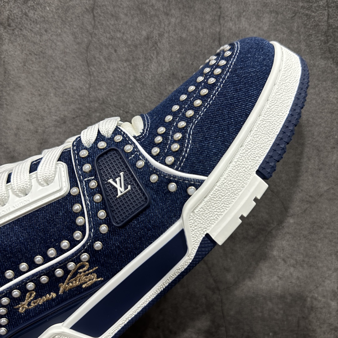 图片[6]-【广东纯原版本】Louis Vuitton Trainer lv时装走秀运动鞋 完美鞋型超高的清洁度 零毛边线头瑕疵 全套原楦原纸版原鞋开模 全网最具灵魂的版型 正确原装黄色鞋盒 正确中底印花 鞋面印花3D高频深度立体 全鞋电脑针车 紧密相连 针距密度一致 环保乳胶注塑鞋垫 厚度脚感还原原版 皮面裁剪部位 统一油边封口工艺 原装橡胶大底含胶量大底组合零偏差 专柜全套包装 防尘袋 说明书 质保卡 男女鞋 尺码：38 39 40 41 42 43 44 45-选品中心