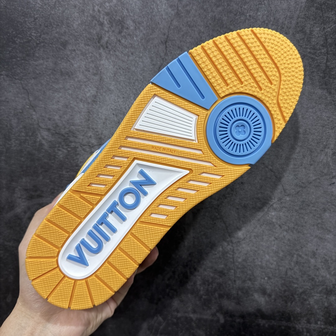 图片[9]-【广东纯原版本】Louis Vuitton Trainer lv时装走秀运动鞋 完美鞋型超高的清洁度 零毛边线头瑕疵 全套原楦原纸版原鞋开模 全网最具灵魂的版型 正确原装黄色鞋盒 正确中底印花 鞋面印花3D高频深度立体 全鞋电脑针车 紧密相连 针距密度一致 环保乳胶注塑鞋垫 厚度脚感还原原版 皮面裁剪部位 统一油边封口工艺 原装橡胶大底含胶量大底组合零偏差 专柜全套包装 防尘袋 说明书 质保卡 男女鞋 尺码：38 39 40 41 42 43 44 45-选品中心