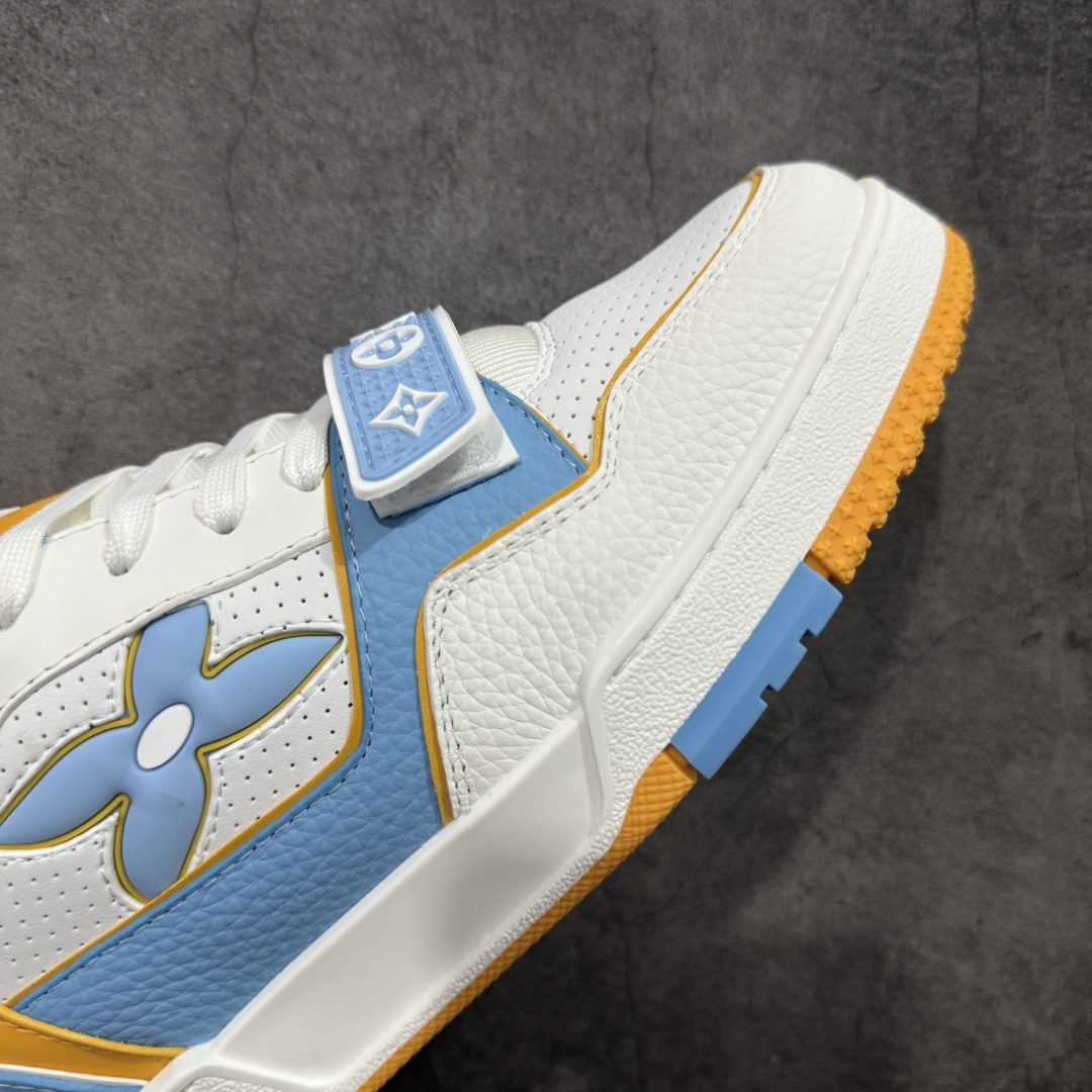 图片[6]-【广东纯原版本】Louis Vuitton Trainer lv时装走秀运动鞋 完美鞋型超高的清洁度 零毛边线头瑕疵 全套原楦原纸版原鞋开模 全网最具灵魂的版型 正确原装黄色鞋盒 正确中底印花 鞋面印花3D高频深度立体 全鞋电脑针车 紧密相连 针距密度一致 环保乳胶注塑鞋垫 厚度脚感还原原版 皮面裁剪部位 统一油边封口工艺 原装橡胶大底含胶量大底组合零偏差 专柜全套包装 防尘袋 说明书 质保卡 男女鞋 尺码：38 39 40 41 42 43 44 45-选品中心