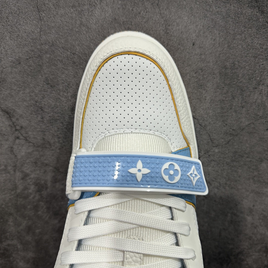 图片[5]-【广东纯原版本】Louis Vuitton Trainer lv时装走秀运动鞋 完美鞋型超高的清洁度 零毛边线头瑕疵 全套原楦原纸版原鞋开模 全网最具灵魂的版型 正确原装黄色鞋盒 正确中底印花 鞋面印花3D高频深度立体 全鞋电脑针车 紧密相连 针距密度一致 环保乳胶注塑鞋垫 厚度脚感还原原版 皮面裁剪部位 统一油边封口工艺 原装橡胶大底含胶量大底组合零偏差 专柜全套包装 防尘袋 说明书 质保卡 男女鞋 尺码：38 39 40 41 42 43 44 45-选品中心