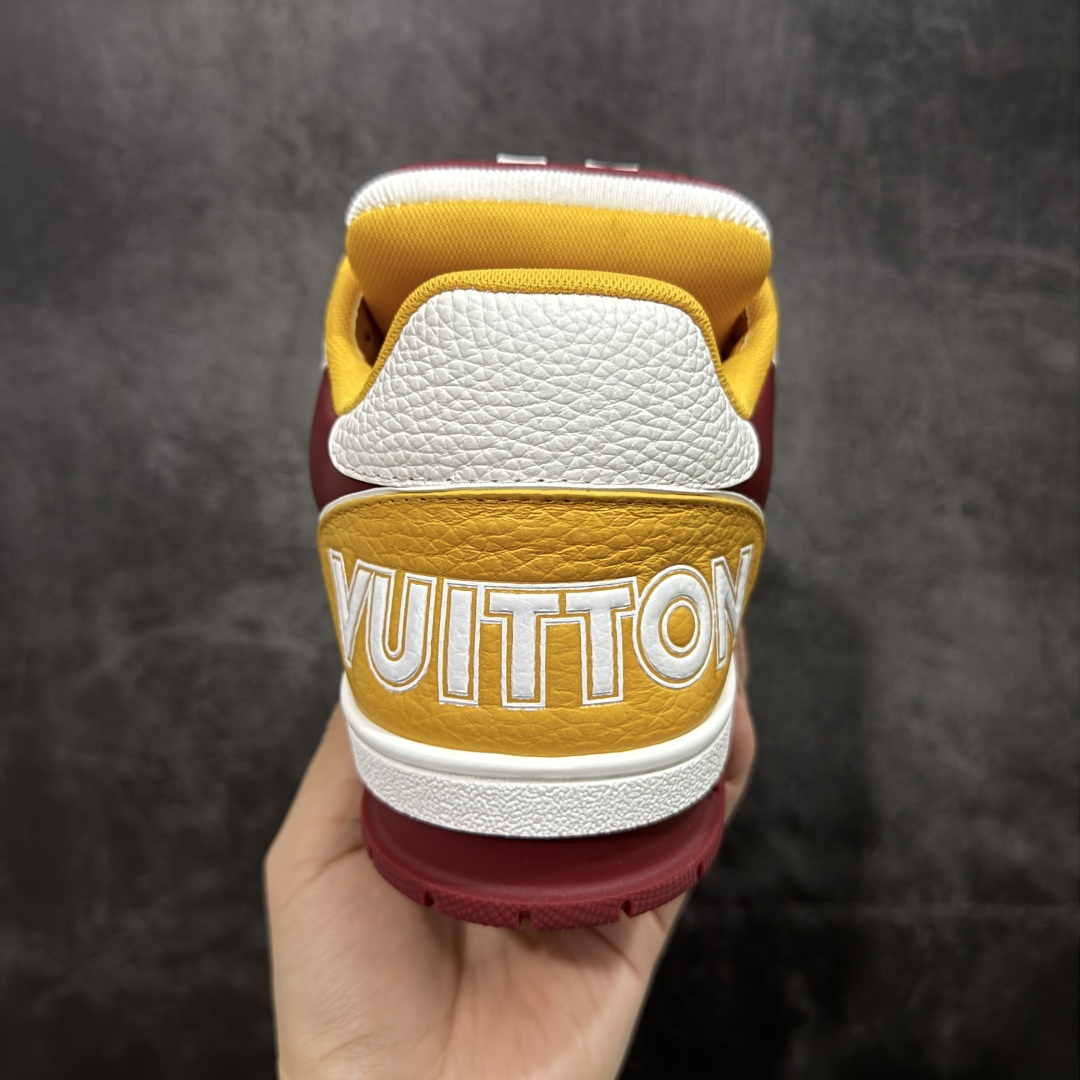 图片[4]-【广东纯原版本】Louis Vuitton Trainer lv时装走秀运动鞋 完美鞋型超高的清洁度 零毛边线头瑕疵 全套原楦原纸版原鞋开模 全网最具灵魂的版型 正确原装黄色鞋盒 正确中底印花 鞋面印花3D高频深度立体 全鞋电脑针车 紧密相连 针距密度一致 环保乳胶注塑鞋垫 厚度脚感还原原版 皮面裁剪部位 统一油边封口工艺 原装橡胶大底含胶量大底组合零偏差 专柜全套包装 防尘袋 说明书 质保卡 男女鞋 尺码：38 39 40 41 42 43 44 45-选品中心