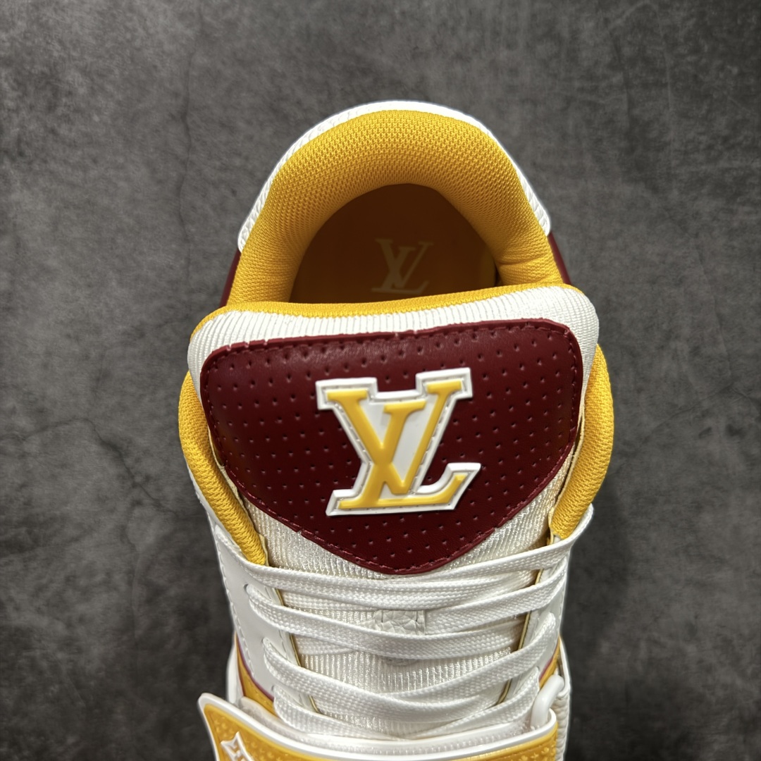图片[8]-【广东纯原版本】Louis Vuitton Trainer lv时装走秀运动鞋 完美鞋型超高的清洁度 零毛边线头瑕疵 全套原楦原纸版原鞋开模 全网最具灵魂的版型 正确原装黄色鞋盒 正确中底印花 鞋面印花3D高频深度立体 全鞋电脑针车 紧密相连 针距密度一致 环保乳胶注塑鞋垫 厚度脚感还原原版 皮面裁剪部位 统一油边封口工艺 原装橡胶大底含胶量大底组合零偏差 专柜全套包装 防尘袋 说明书 质保卡 男女鞋 尺码：38 39 40 41 42 43 44 45-选品中心