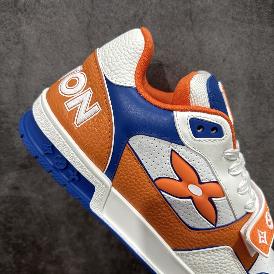 图片[7]-【广东纯原版本】Louis Vuitton Trainer lv时装走秀运动鞋 完美鞋型超高的清洁度 零毛边线头瑕疵 全套原楦原纸版原鞋开模 全网最具灵魂的版型 正确原装黄色鞋盒 正确中底印花 鞋面印花3D高频深度立体 全鞋电脑针车 紧密相连 针距密度一致 环保乳胶注塑鞋垫 厚度脚感还原原版 皮面裁剪部位 统一油边封口工艺 原装橡胶大底含胶量大底组合零偏差 专柜全套包装 防尘袋 说明书 质保卡 男女鞋 尺码：38 39 40 41 42 43 44 45-选品中心