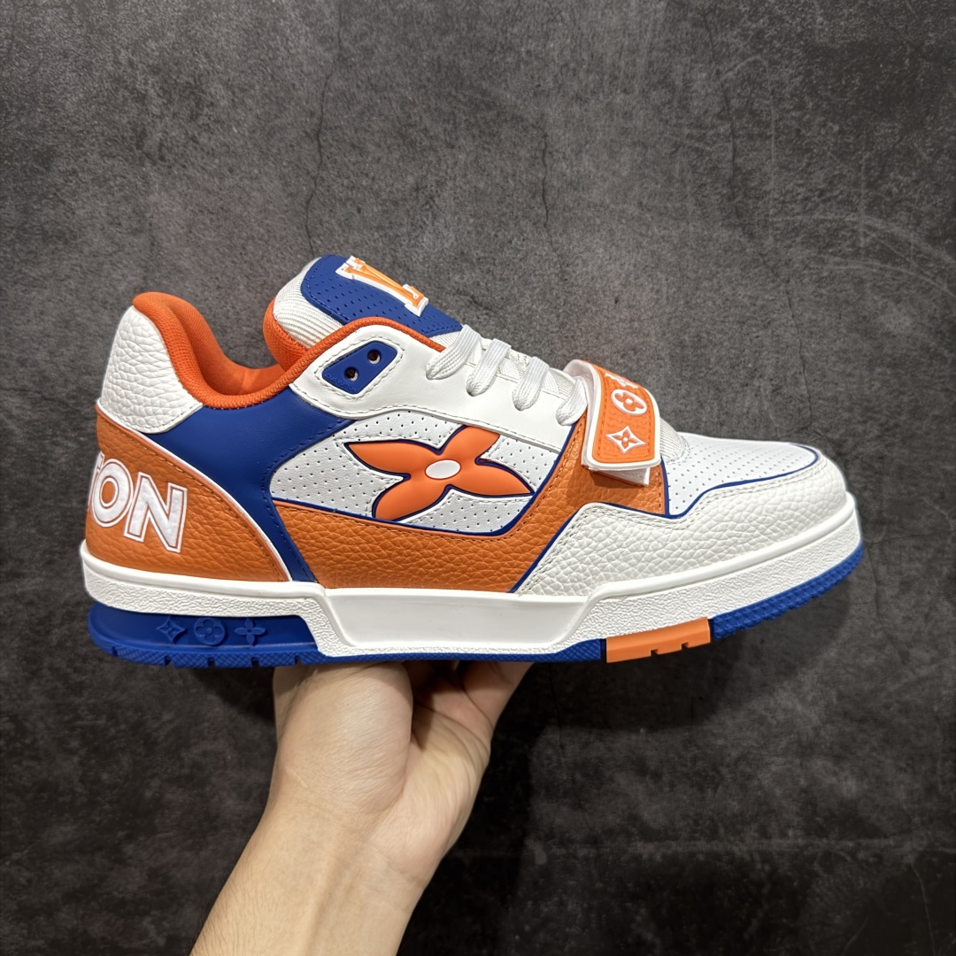 【广东纯原版本】Louis Vuitton Trainer lv时装走秀运动鞋 完美鞋型超高的清洁度 零毛边线头瑕疵 全套原楦原纸版原鞋开模 全网最具灵魂的版型 正确原装黄色鞋盒 正确中底印花 鞋面印花3D高频深度立体 全鞋电脑针车 紧密相连 针距密度一致 环保乳胶注塑鞋垫 厚度脚感还原原版 皮面裁剪部位 统一油边封口工艺 原装橡胶大底含胶量大底组合零偏差 专柜全套包装 防尘袋 说明书 质保卡 男女鞋 尺码：38 39 40 41 42 43 44 45-选品中心