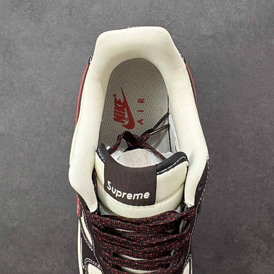图片[7]-【定制版】Supreme x Nike Air Force 1 Low Sup x 耐克 空军一号 低帮 棕白红 鞋身整体以米白色皮革打造搭配棕色框架覆盖层，设计独特且充满时尚感；鞋身两侧Swoosh Logo采用红色点缀，后跟装饰片使用棕色制作，鞋头处迷你Swoosh Logo白色刺绣妆点，鞋舌以Nike Swoosh Logo呈现，后跟Nike Swoosh Logo及Air辅以白色刺绣妆点，后跟侧方印有Supreme字样，彰显联名身份；最后以米白色中底搭配棕色橡胶外底完善整体设计收尾。 货号：KJ1688-019 尺码：36 36.5 37.5 38 38.5 39 40 40.5 41 42 42.5 43 44 44.5 45 编码：HXSB310320-选品中心