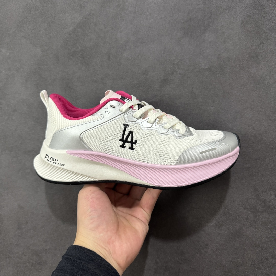 福利特价【纯原特价】MLB ATHFLOW 透气网面系列 2025春季新款 时尚轻便透气运动鞋 安全防撞包裹鞋头 符合人体结构 精心设计 行走柔软触感 后跟加厚 呵护脚后跟 轻松穿脱不磨脚 柔软减震 减少足部负担 大底纹路有效提升防滑性能 货号: 3ASHATF3N 尺码:35-45-选品中心