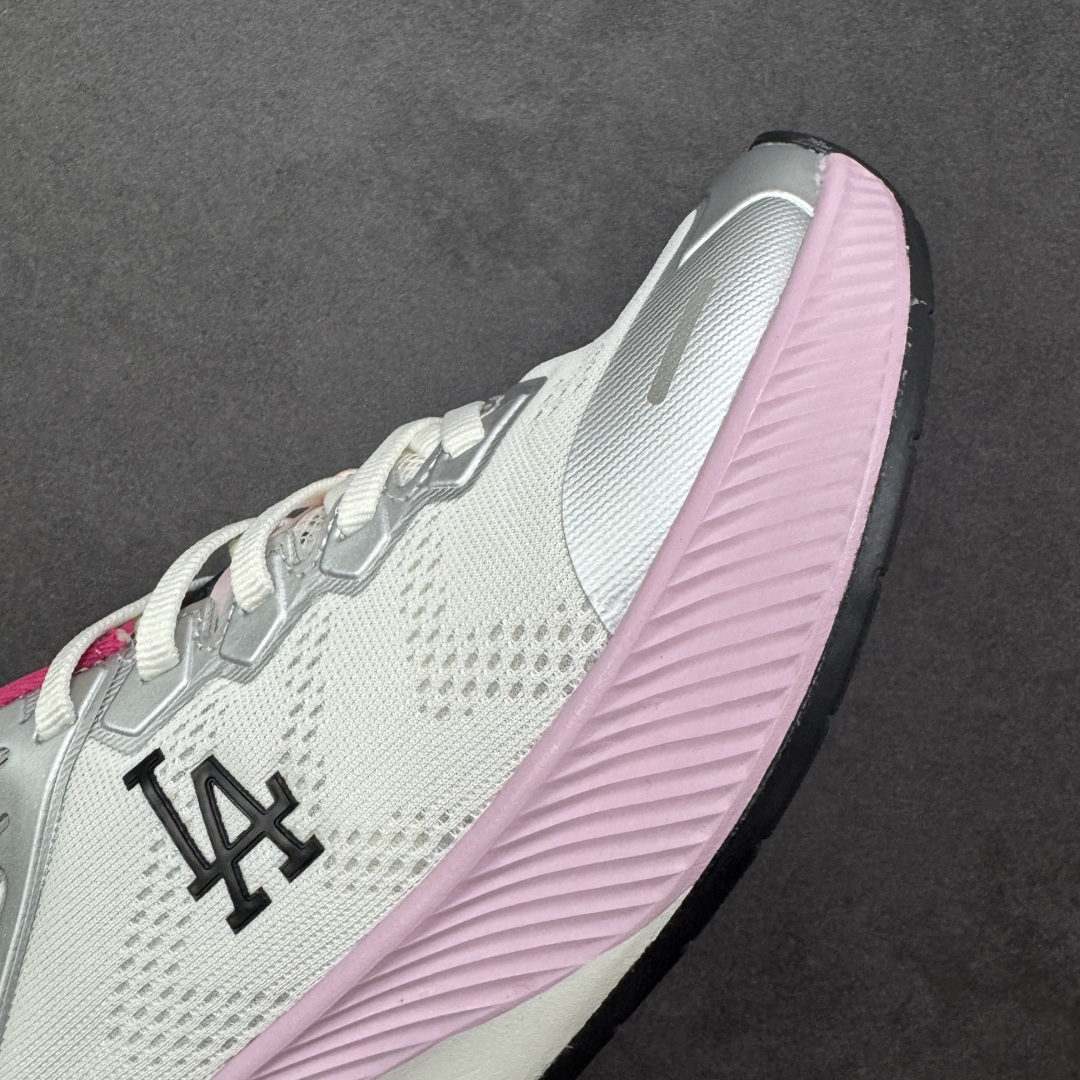 图片[5]-福利特价【纯原特价】MLB ATHFLOW 透气网面系列 2025春季新款 时尚轻便透气运动鞋 安全防撞包裹鞋头 符合人体结构 精心设计 行走柔软触感 后跟加厚 呵护脚后跟 轻松穿脱不磨脚 柔软减震 减少足部负担 大底纹路有效提升防滑性能 货号： 3ASHATF3N 尺码：35-45-选品中心