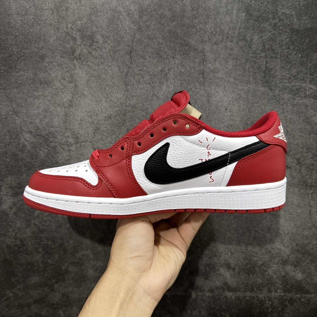 图片[2]-【莞顶LJR版本】Travis Scott x Air Jordan AJ1 Low OG SP TS联名倒钩低帮 DM7866-101 市场风向标版本 圈内最强倒钩系列 高端零售裸鞋圈特供批次 产品品控稳定性领先行业 SZ原厂全套原楦原纸板冲刀磨具开发 原厂皮料加持 原厂港宝加持定型后跟R度完美 同源原厂电绣 鬼脸飞翼针数密度立体效果一致 百分百一致原鞋 原厂拉帮工艺 针距密度一致 后跟弧度收口自然不对折 极致一眼正品既视感 进口玻璃冲刀皮料裁剪零毛边 全鞋电脑针车工艺 品控清洁度最高QC检验标准 免检产品 原厂订购鞋盒、鞋标、防尘纸、鞋撑、鞋带 追求极致的原厂味道 尺码：36 36.5 37.5 38 38.5 39 40 40.5 41 42 42.5 43 44 44.5 45 45.5 46 47.5 48.5-选品中心