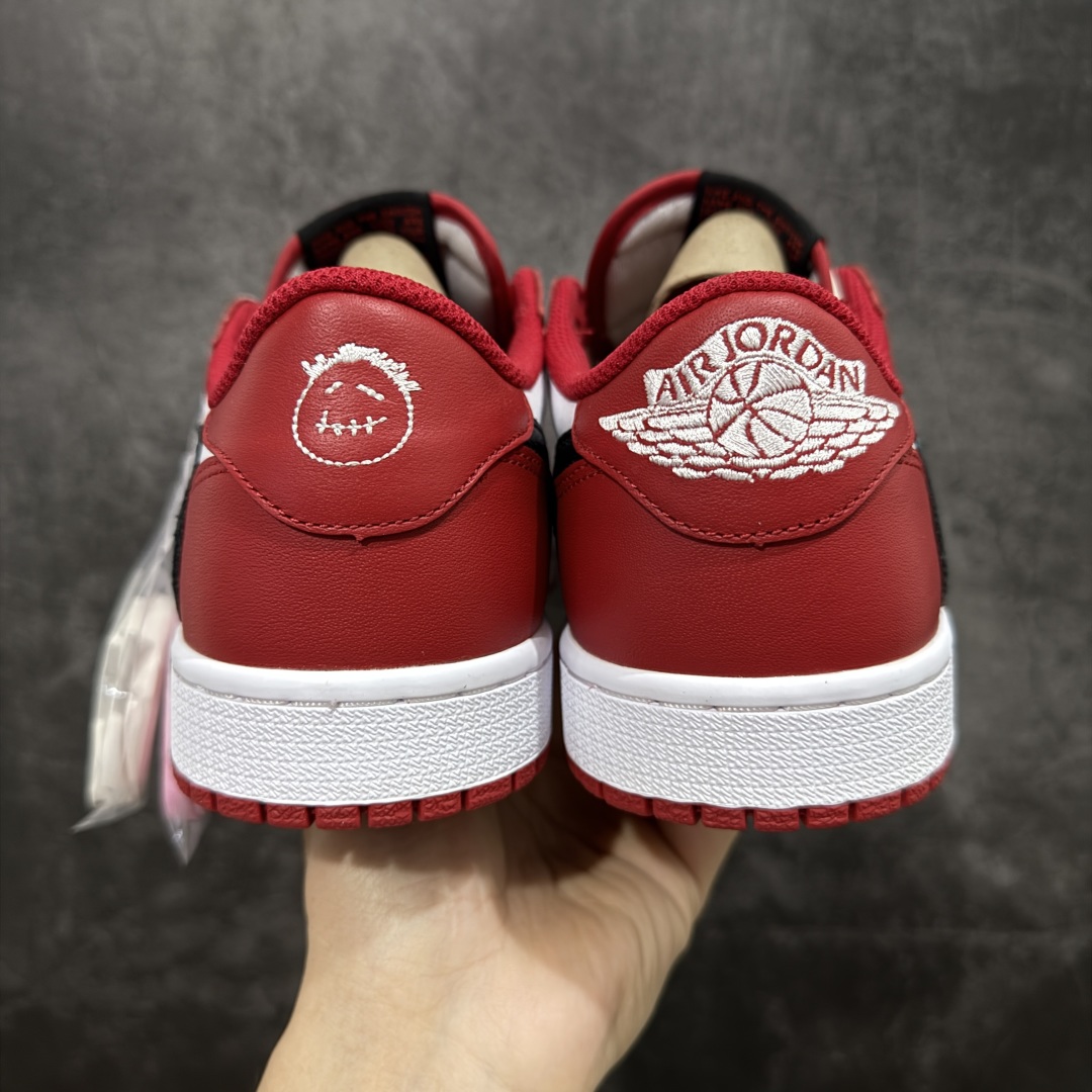 图片[4]-【莞顶LJR版本】Travis Scott x Air Jordan AJ1 Low OG SP TS联名倒钩低帮 DM7866-101 市场风向标版本 圈内最强倒钩系列 高端零售裸鞋圈特供批次 产品品控稳定性领先行业 SZ原厂全套原楦原纸板冲刀磨具开发 原厂皮料加持 原厂港宝加持定型后跟R度完美 同源原厂电绣 鬼脸飞翼针数密度立体效果一致 百分百一致原鞋 原厂拉帮工艺 针距密度一致 后跟弧度收口自然不对折 极致一眼正品既视感 进口玻璃冲刀皮料裁剪零毛边 全鞋电脑针车工艺 品控清洁度最高QC检验标准 免检产品 原厂订购鞋盒、鞋标、防尘纸、鞋撑、鞋带 追求极致的原厂味道 尺码：36 36.5 37.5 38 38.5 39 40 40.5 41 42 42.5 43 44 44.5 45 45.5 46 47.5 48.5-选品中心