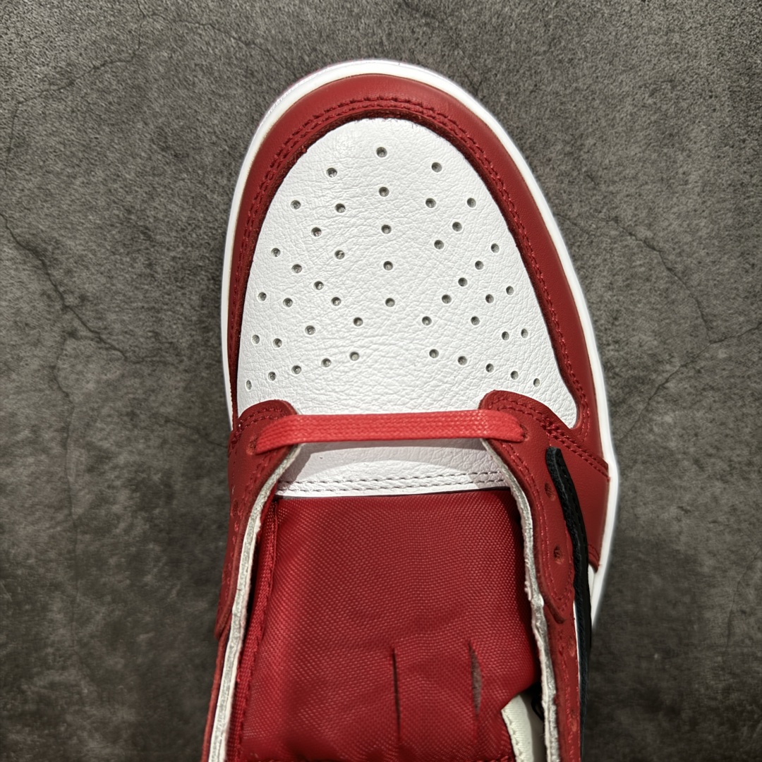 图片[5]-【莞顶LJR版本】Travis Scott x Air Jordan AJ1 Low OG SP TS联名倒钩低帮 DM7866-101 市场风向标版本 圈内最强倒钩系列 高端零售裸鞋圈特供批次 产品品控稳定性领先行业 SZ原厂全套原楦原纸板冲刀磨具开发 原厂皮料加持 原厂港宝加持定型后跟R度完美 同源原厂电绣 鬼脸飞翼针数密度立体效果一致 百分百一致原鞋 原厂拉帮工艺 针距密度一致 后跟弧度收口自然不对折 极致一眼正品既视感 进口玻璃冲刀皮料裁剪零毛边 全鞋电脑针车工艺 品控清洁度最高QC检验标准 免检产品 原厂订购鞋盒、鞋标、防尘纸、鞋撑、鞋带 追求极致的原厂味道 尺码：36 36.5 37.5 38 38.5 39 40 40.5 41 42 42.5 43 44 44.5 45 45.5 46 47.5 48.5-选品中心