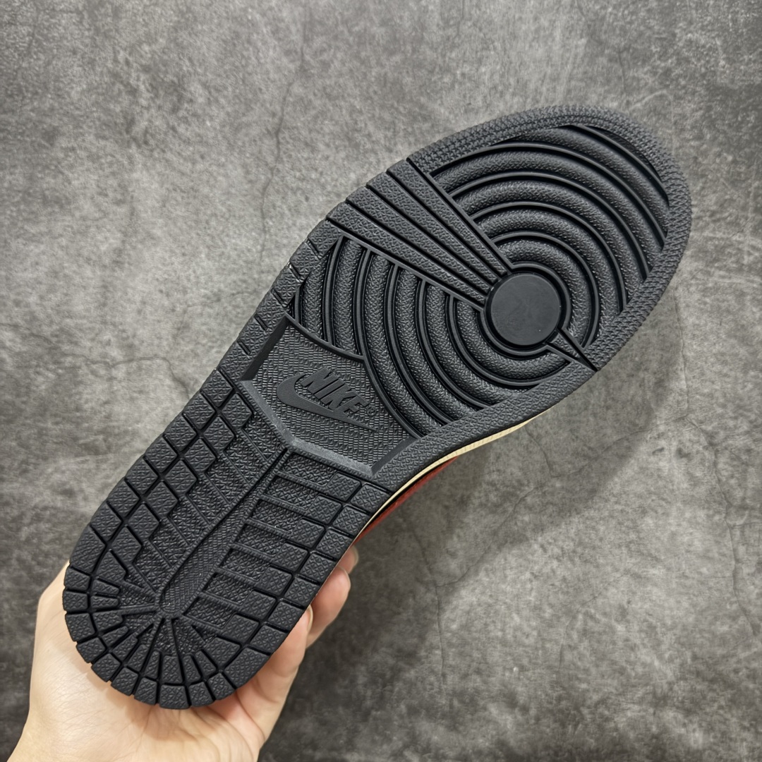 图片[9]-【莞顶LJR版本】Travis Scott x Air Jordan AJ1 Low OG SP TS联名倒钩低帮 DM7866-061 市场风向标版本 圈内最强倒钩系列 高端零售裸鞋圈特供批次 产品品控稳定性领先行业 SZ原厂全套原楦原纸板冲刀磨具开发 原厂皮料加持 原厂港宝加持定型后跟R度完美 同源原厂电绣 鬼脸飞翼针数密度立体效果一致 百分百一致原鞋 原厂拉帮工艺 针距密度一致 后跟弧度收口自然不对折 极致一眼正品既视感 进口玻璃冲刀皮料裁剪零毛边 全鞋电脑针车工艺 品控清洁度最高QC检验标准 免检产品 原厂订购鞋盒、鞋标、防尘纸、鞋撑、鞋带 追求极致的原厂味道 尺码：36 36.5 37.5 38 38.5 39 40 40.5 41 42 42.5 43 44 44.5 45 45.5 46 47.5 48.5-选品中心