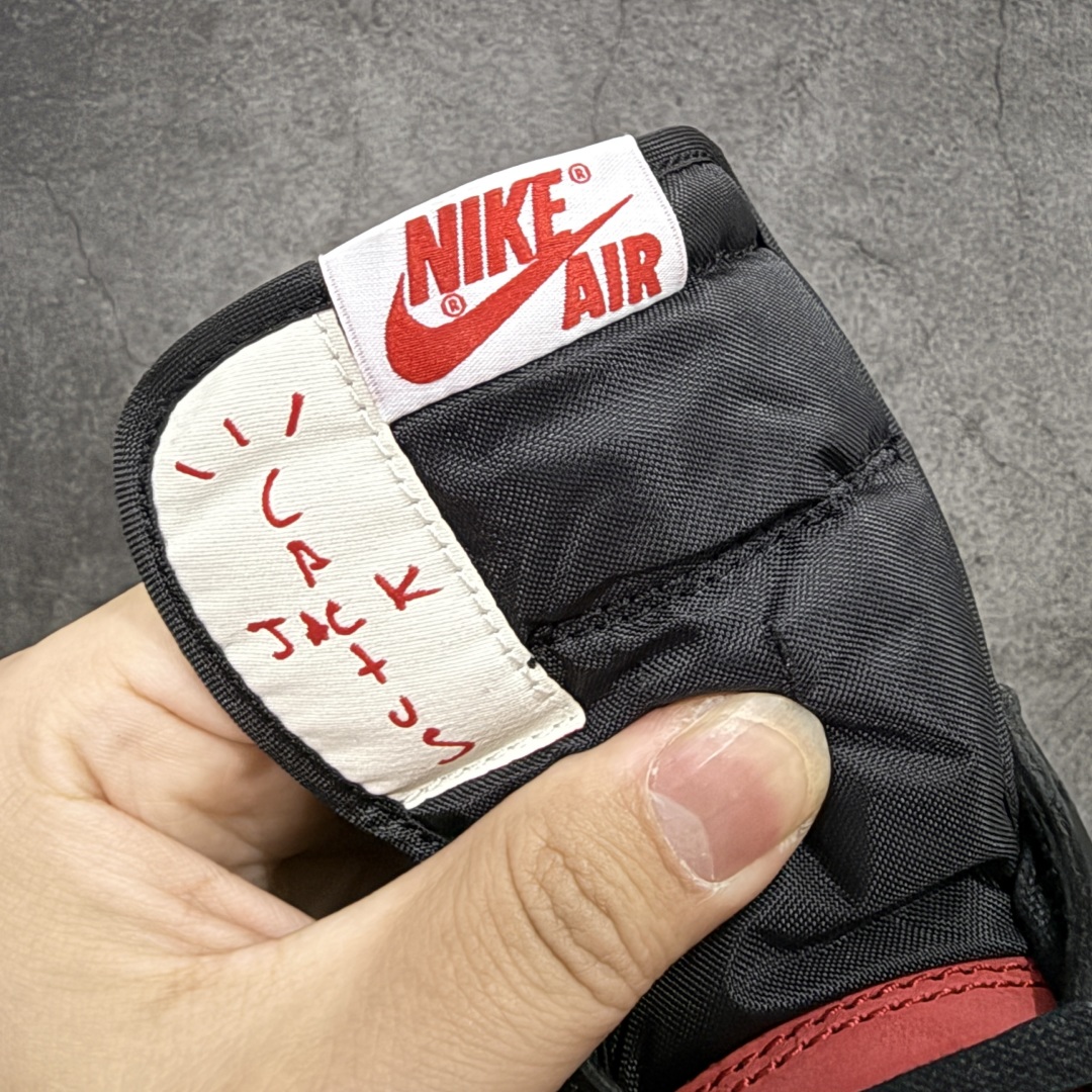 图片[6]-【莞顶LJR版本】Travis Scott x Air Jordan AJ1 Low OG SP TS联名倒钩低帮 DM7866-061 市场风向标版本 圈内最强倒钩系列 高端零售裸鞋圈特供批次 产品品控稳定性领先行业 SZ原厂全套原楦原纸板冲刀磨具开发 原厂皮料加持 原厂港宝加持定型后跟R度完美 同源原厂电绣 鬼脸飞翼针数密度立体效果一致 百分百一致原鞋 原厂拉帮工艺 针距密度一致 后跟弧度收口自然不对折 极致一眼正品既视感 进口玻璃冲刀皮料裁剪零毛边 全鞋电脑针车工艺 品控清洁度最高QC检验标准 免检产品 原厂订购鞋盒、鞋标、防尘纸、鞋撑、鞋带 追求极致的原厂味道 尺码：36 36.5 37.5 38 38.5 39 40 40.5 41 42 42.5 43 44 44.5 45 45.5 46 47.5 48.5-选品中心