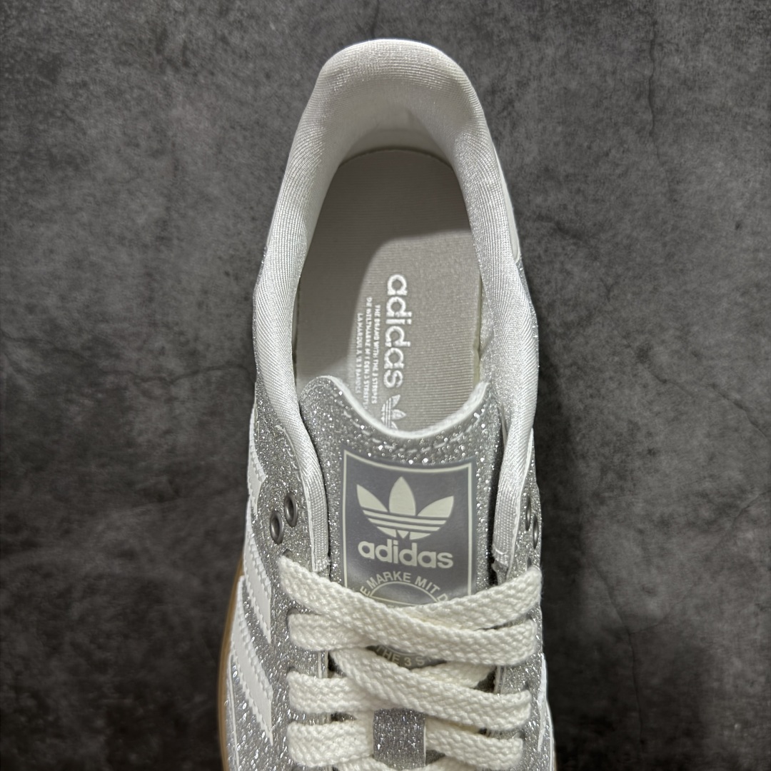 图片[8]-【纳帕软皮版】AD Original Gazelle Trainers 瞪羚室内鞋系列低帮复古百搭休闲运动德训风板鞋 KI6264 高端零售特供批次 原厂定制长毛翻毛皮组合环保纤维革鞋面材质 内置环保海玻璃鞋垫 外置RB橡胶大底 产品品控稳定性领先行业 原厂全套原楦原纸板冲刀磨具开发 原厂皮料加持 原厂港宝加持定型后跟R度完美 将复古进行到底 简约流畅 三十年不变经典 这款Gazelle运动鞋 无论面料、配色、质感或设计 都只在重现其1991年原款的经典 皮革鞋面 撞色三条纹和鞋跟标的设计 力求呈现90年代的经典复古风潮 Samba火热的同时 也带动了其它的复古鞋型 Gazelle便是其中一只 Gazelle Indoor拥有包边更宽的T字型鞋头 更好的保护运动员的前掌 浓浓的复古氛围感 非常适合现在流行的Cleanfit风格 尺码：35.5 36 36⅔ 37⅓ 38 38⅔ 39⅓ 40 40⅔ 41⅓ 42 42⅔ 43⅓ 44 44⅔ 45 46 47-选品中心