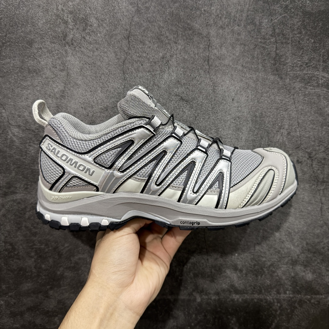 【纯原定制】SALOMON XA Pro 3D ADV 萨洛蒙潮流越野机能户外功能鞋 合金灰 二次元定制款 416175 全新版本出货 好货不怕晚 品质 细节 材料都是肉眼可以见! 售前售后也是其它工厂无法匹敌! 纯原外贸平台特供订单 耗时半年巨作 全套原纸板楦头开发 原厂特供网布配套加持 确保原汁原味 完美呈现版型 原档数据独家私模五层组合大底 男女鞋同步官方开发至46.5 原装Ortholite轻量化鞋垫 中底布带钢印编号 原厂TPU锁扣 进口港宝加持 后跟自然饱满 还原公司包裹性 鞋面采用SENSIFT贴合技术 全方位贴合包裹脚型 鞋跟部鞋底牵引设计 提供强大的抓地性能 更适应野外崎岖不平的道路 其3D ADVANCED CHASSIS底盘 材料轻量大化 钉齿设计更具稳定性 防护性 鞋底易磨损区运用CONTAGRIP高耐磨材料 应对城市硬质路面长距离跑考验 尺码:36 36.5 37.5 38 38.5 39 40 40.5 41 42 42.5 43 44 44.5 45-选品中心