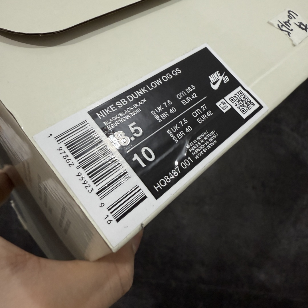 图片[9]-【Top纯原 】Supreme x Nk Dunk SB Dunk Low 舒适 防滑耐磨低帮板鞋 男女同款 黑红色 HQ8487-001 独家原厂航空铝磨具打磨大底 鞋头坡度极致还原 原盒原配 圈内天花板工艺 原厂冲刀 超高清洁度 全鞋零毛边皮料切割 全套原楦原模倾力打造完美版型 采用原厂百宏鞋带以及原厂百宏织唛舌标 内标可供原厂几率过验 原厂中底布黄色点胶 原厂中底布拉帮走线遵循公司‼️ 尺码：40 40.5 41 42 42.5 43 44 44.5 45 46 47.5-选品中心